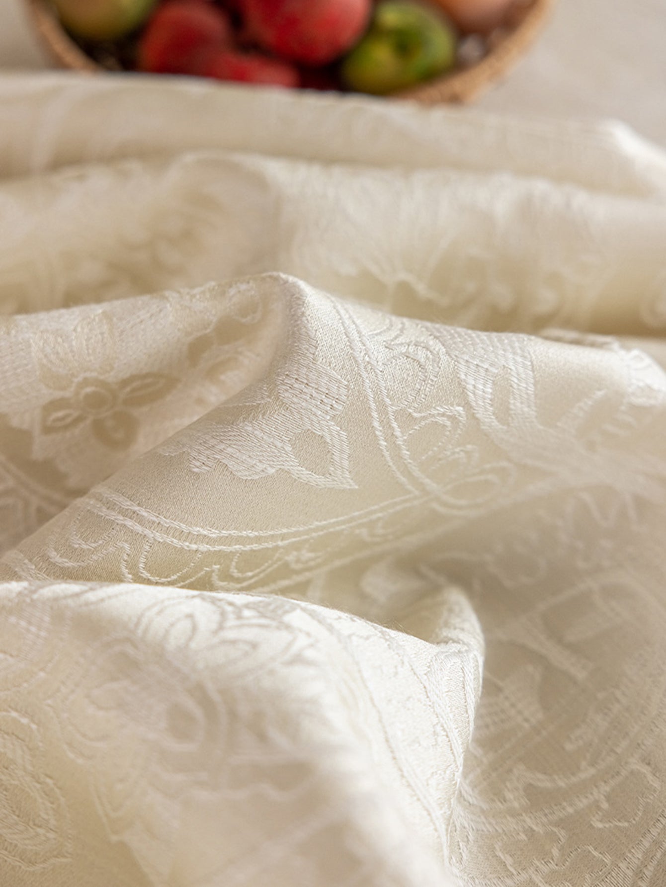 LaLuna Home Paisley Jacquard Tablecloth
