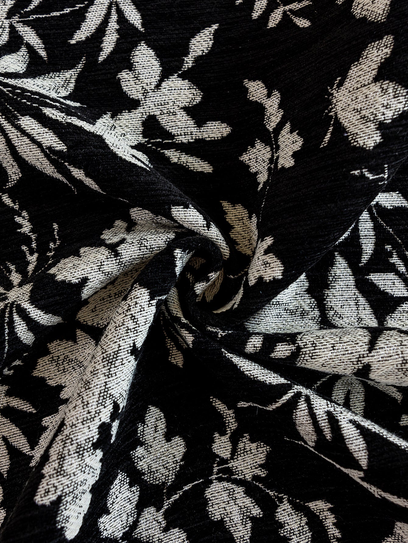 LaLuna Home Full Garden Chenille Jacquard Tablecloth - Black
