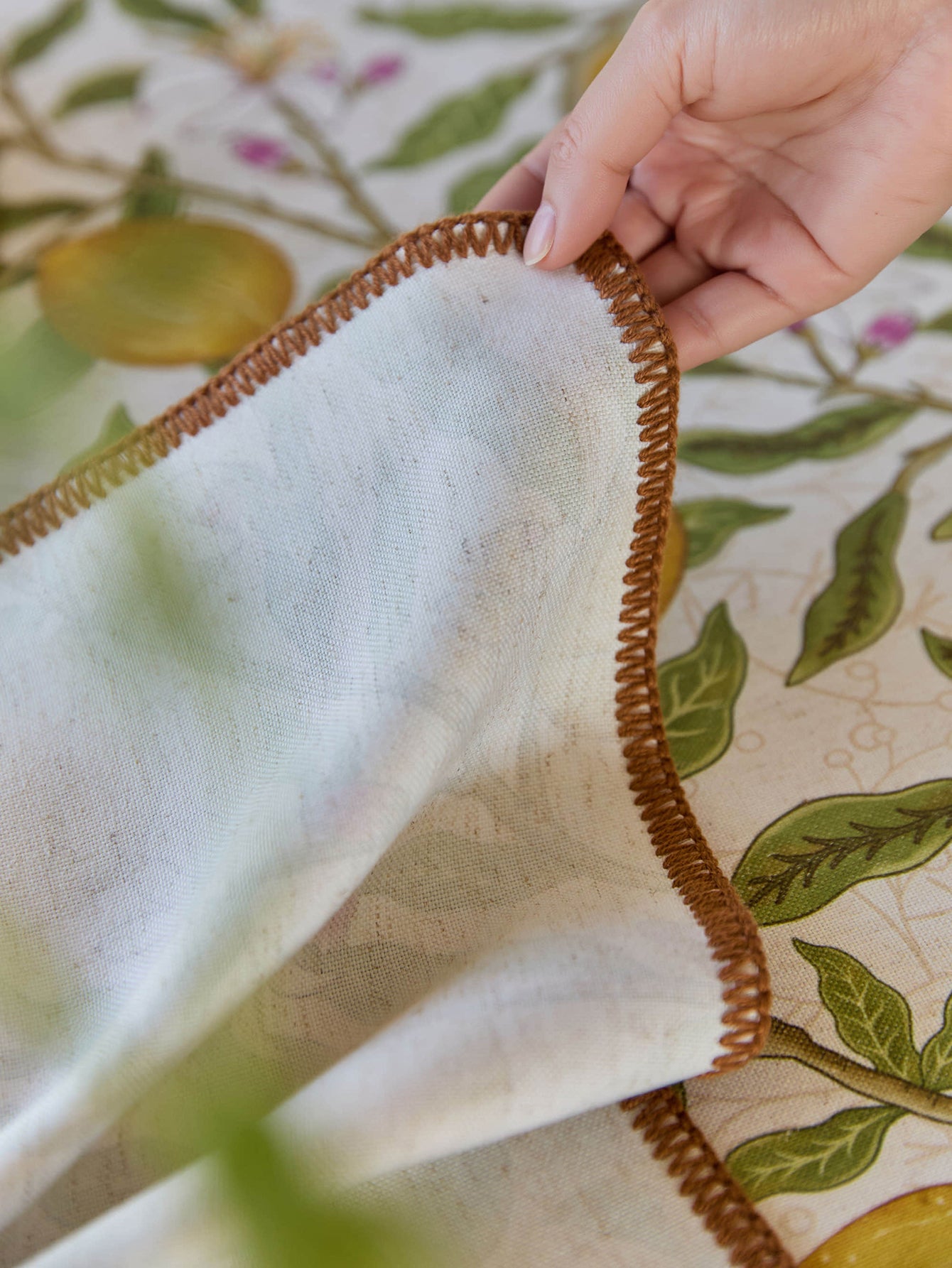 Chinoiserie Mid-Summer Lemon Pattern Round Tablecloth