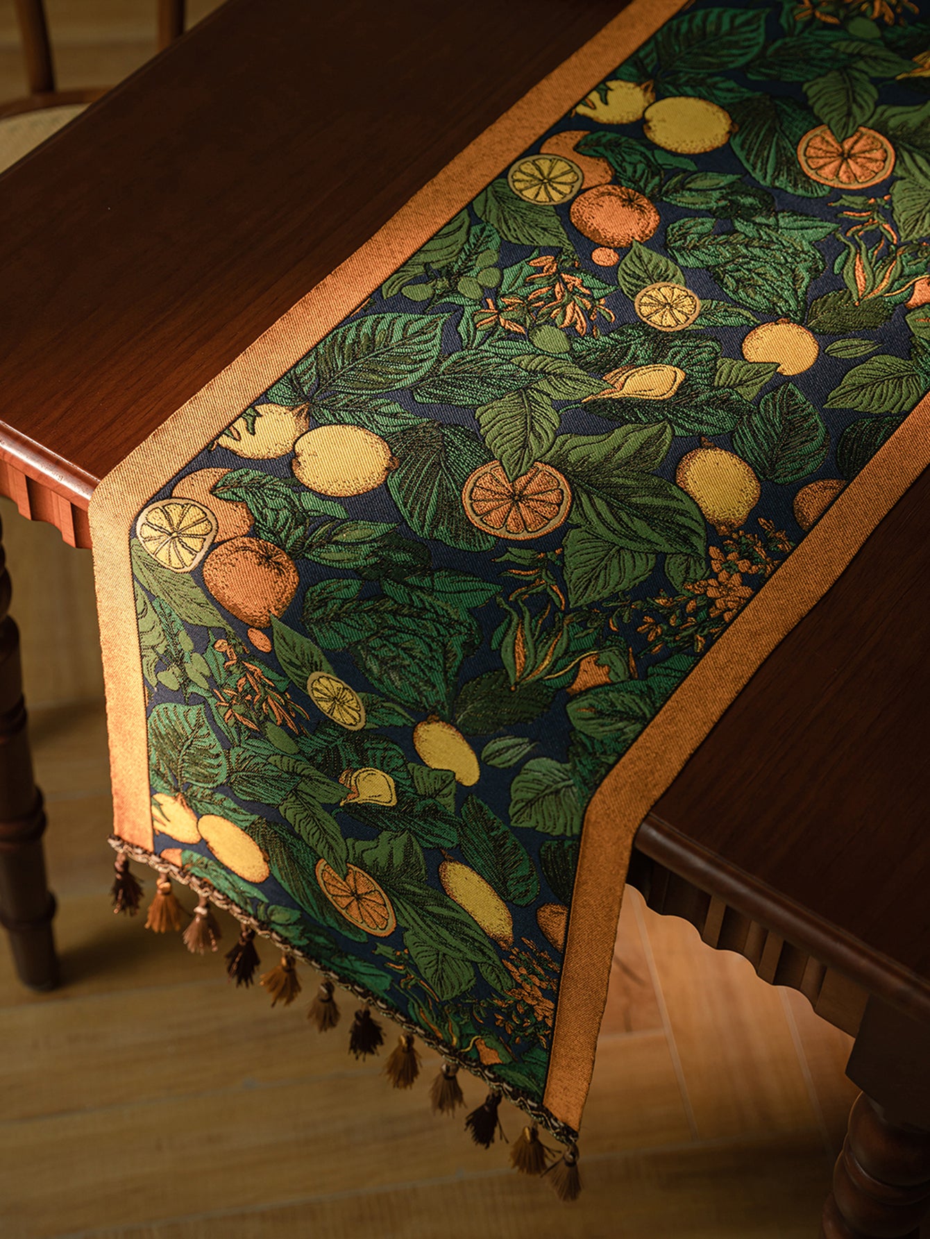 Vintage Lemon Vine Jacquard Table Runner with Tassels｜Stay in