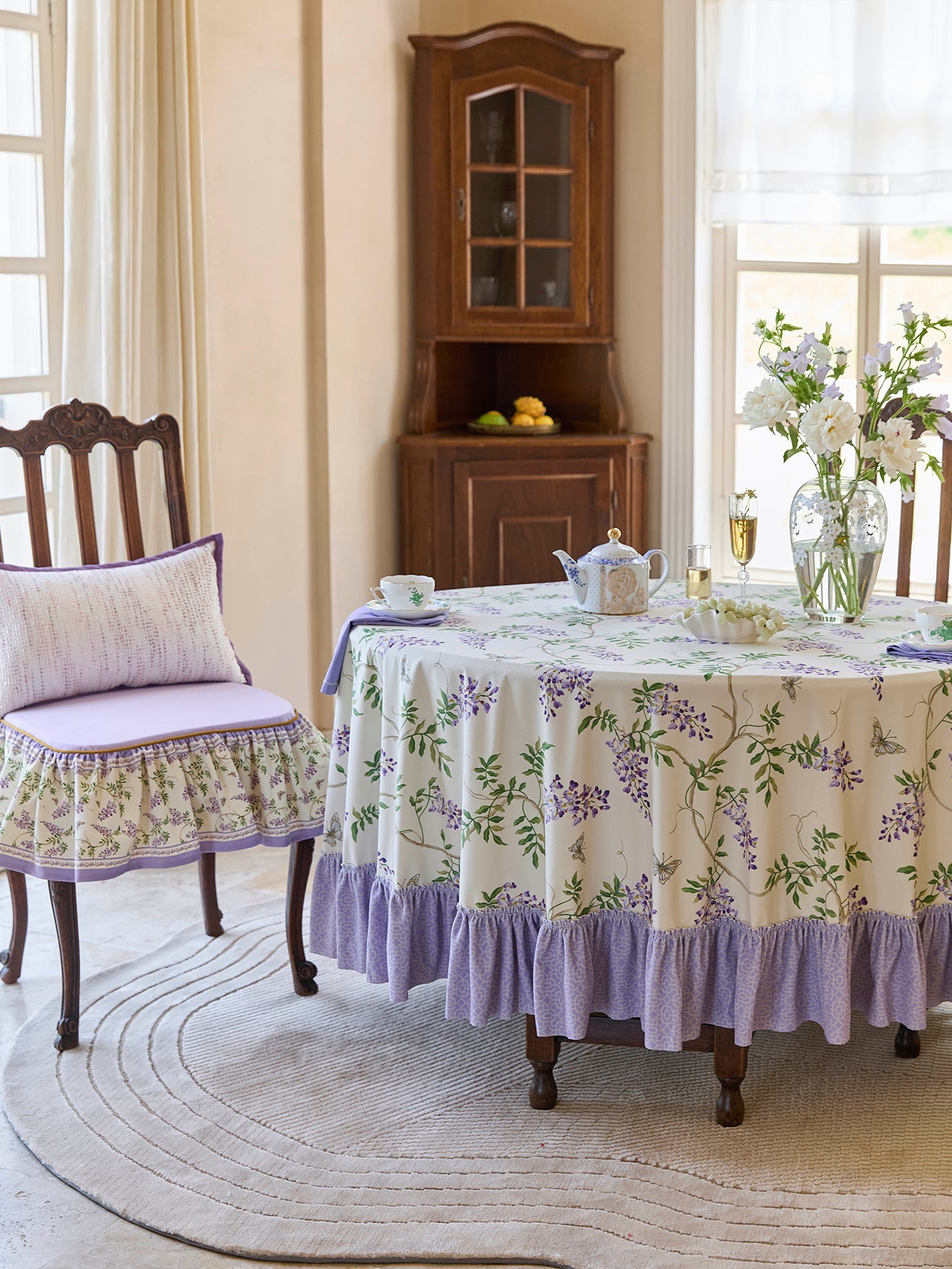 Chinoiserie Purple Ruffle Wisteria Floral Pattern Round Tablecloth