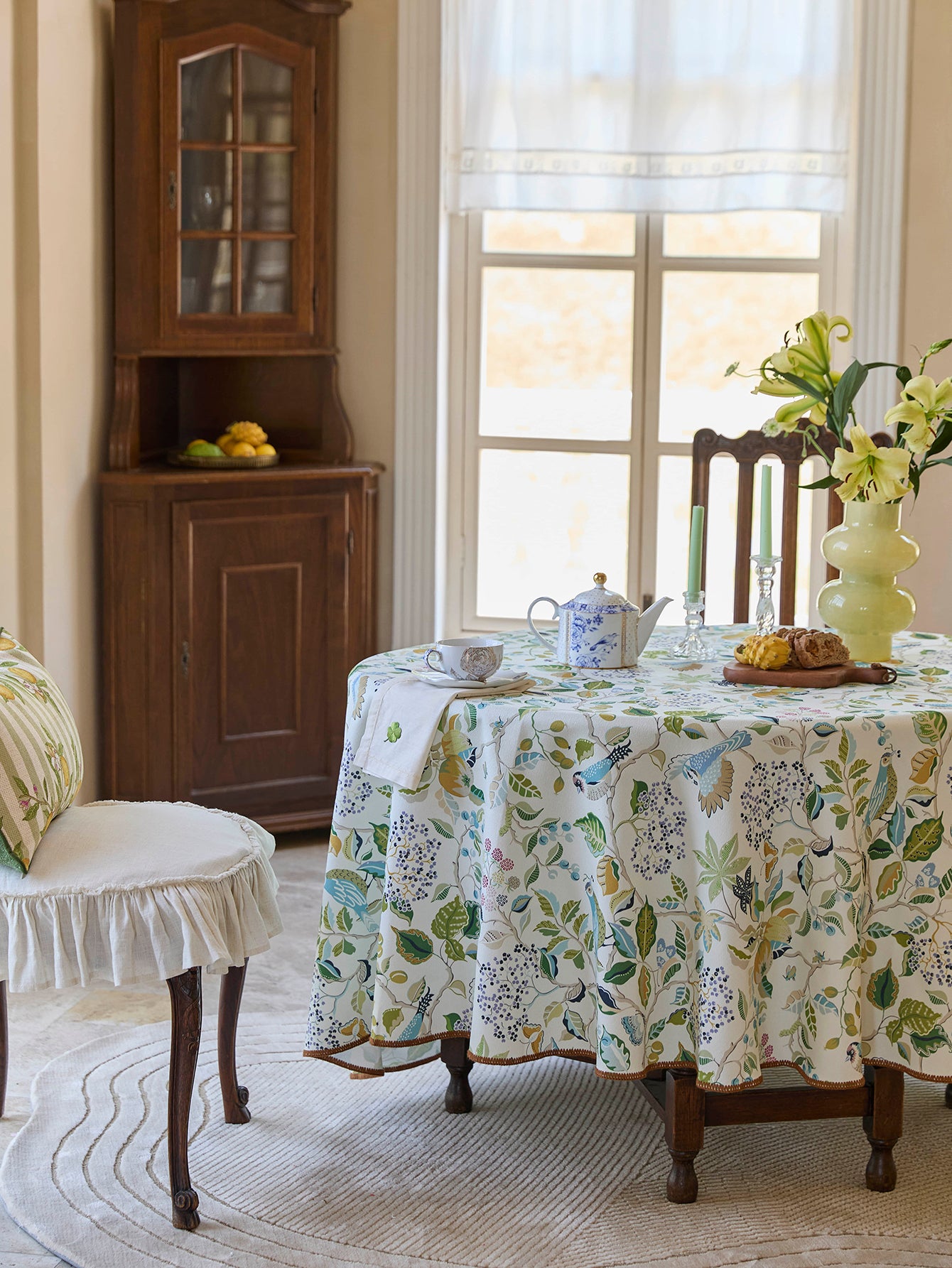 Chinoiserie Town Spring Floral Pattern Round Tablecloth