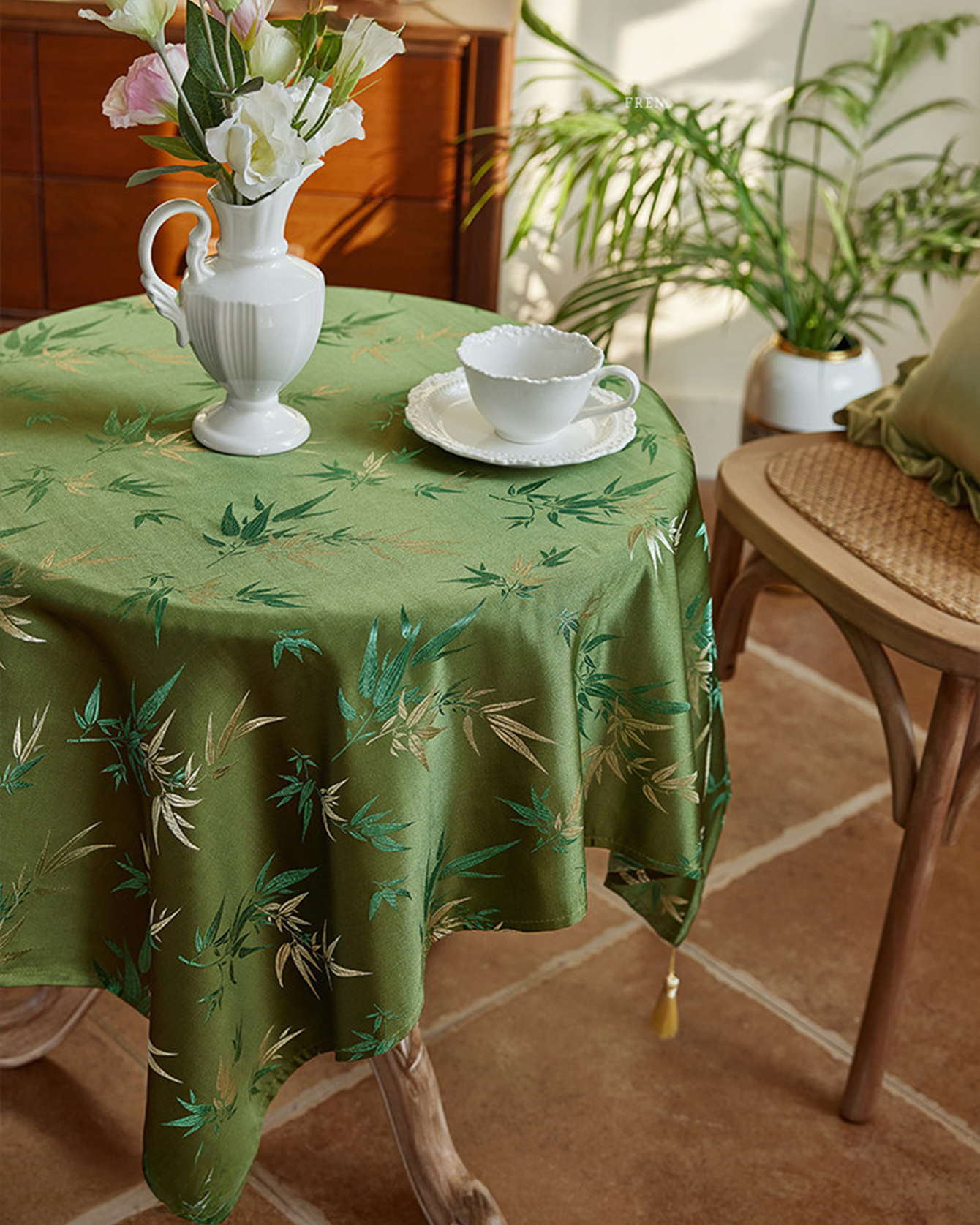 LaLuna Home Chinoiserie  Bamboo Embroidered Tablecloth with Tassels 140*140cm / 55*55in