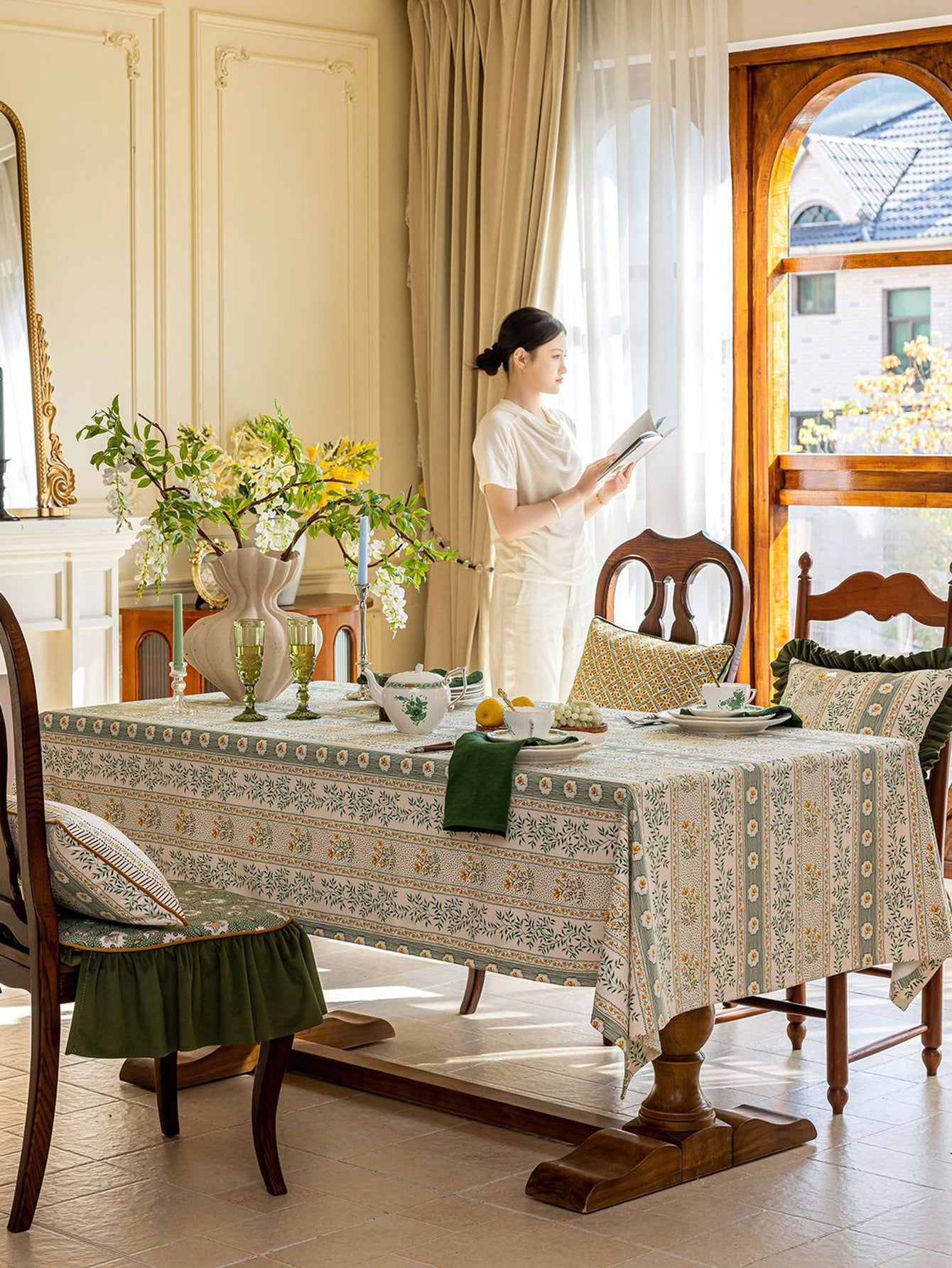 Chinoiserie Green Meadow Song Floral Pattern Tablecloth