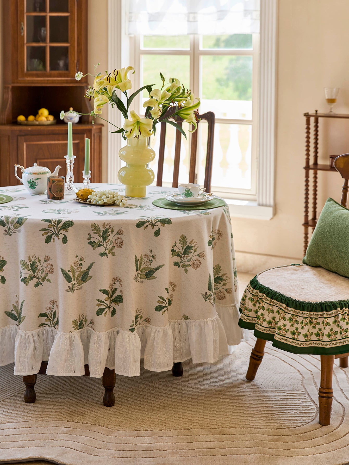 Chinoiserie Green Verse Pattern Round Ruffle Tablecloth