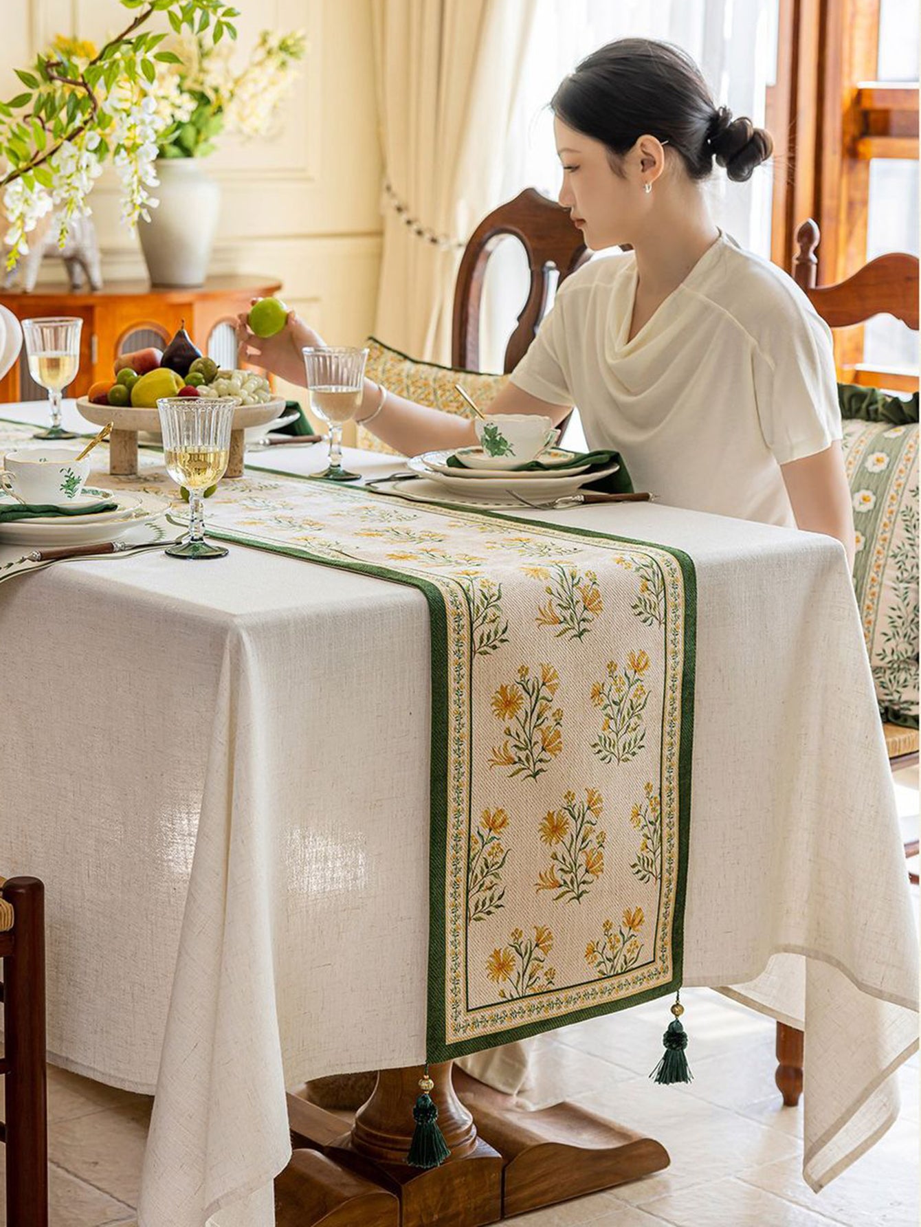 Chinoiserie Green Meadow Song Floral Pattern Table Runner with Tassels