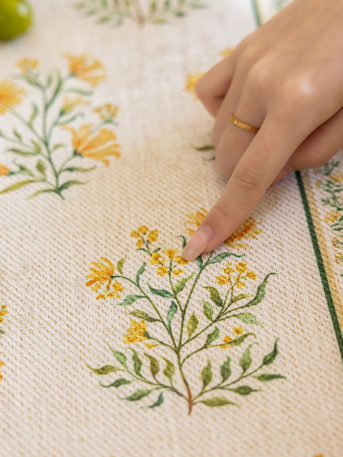 Chinoiserie Green Meadow Song Floral Pattern Table Runner with Tassels