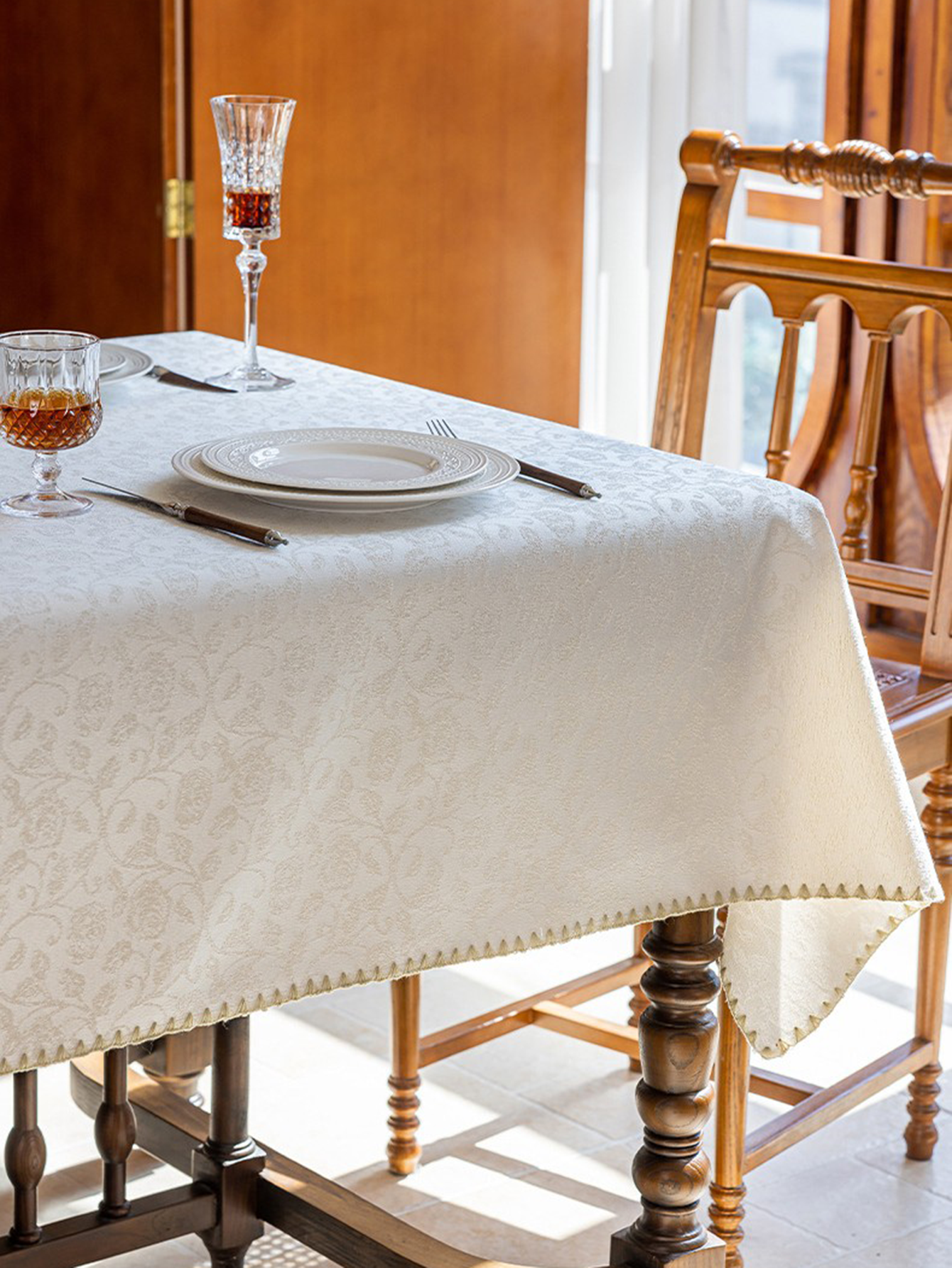 LaLuna Home Seine Gleam Jacquard Tablecloth with Shell Trim