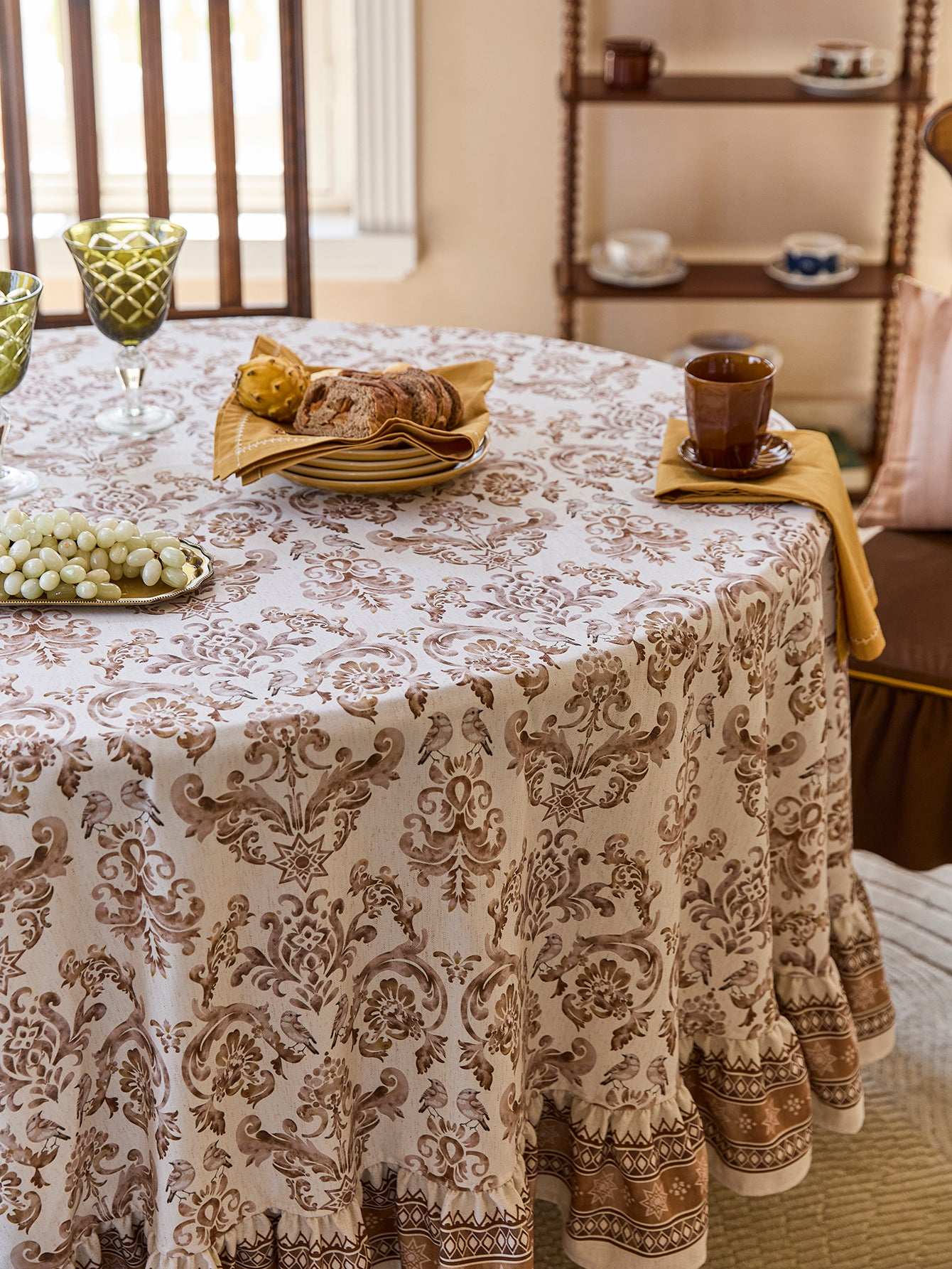 Chinoiserie Vintage Floral Pattern Round Ruffle Tablecloth