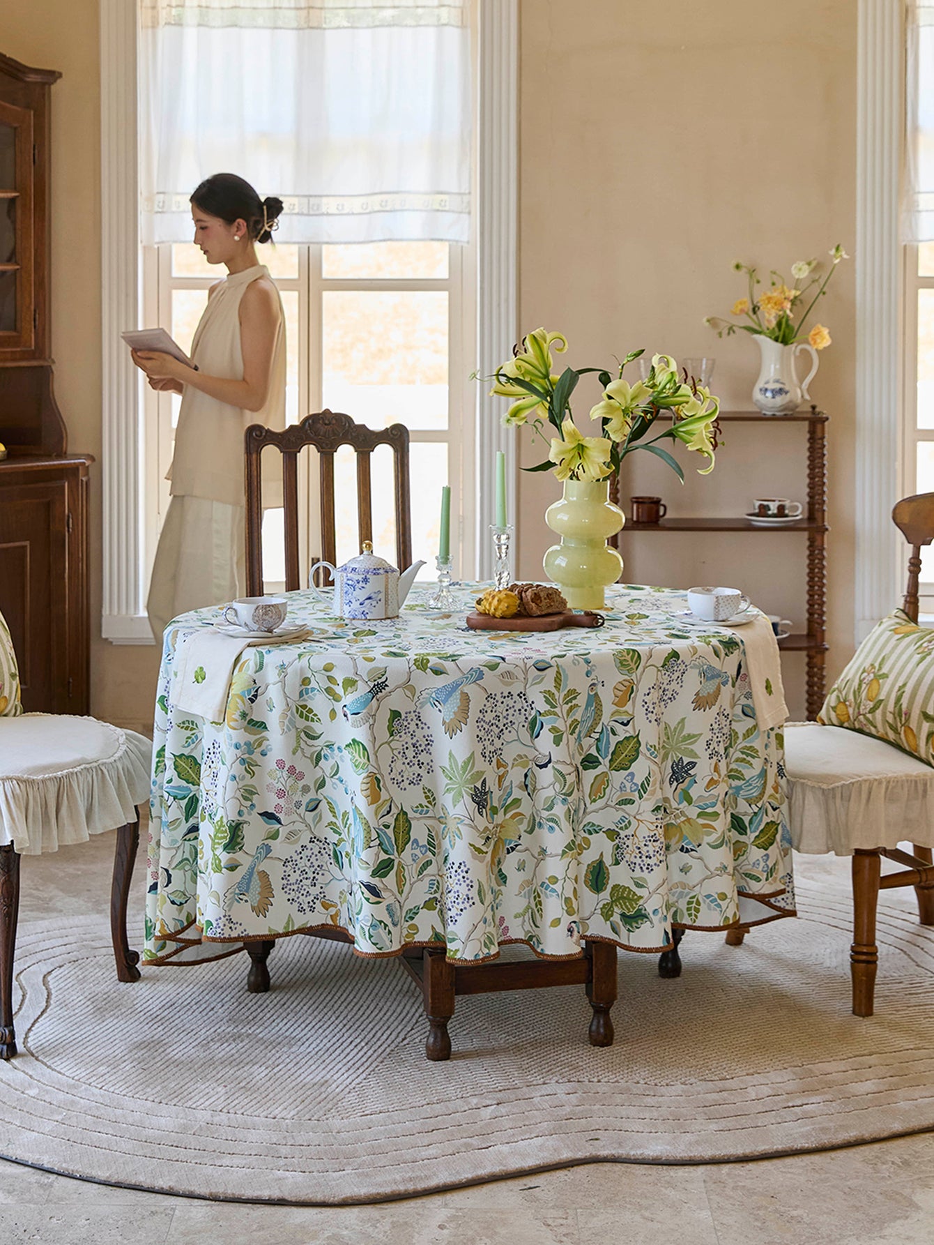 Chinoiserie Town Spring Floral Pattern Round Tablecloth