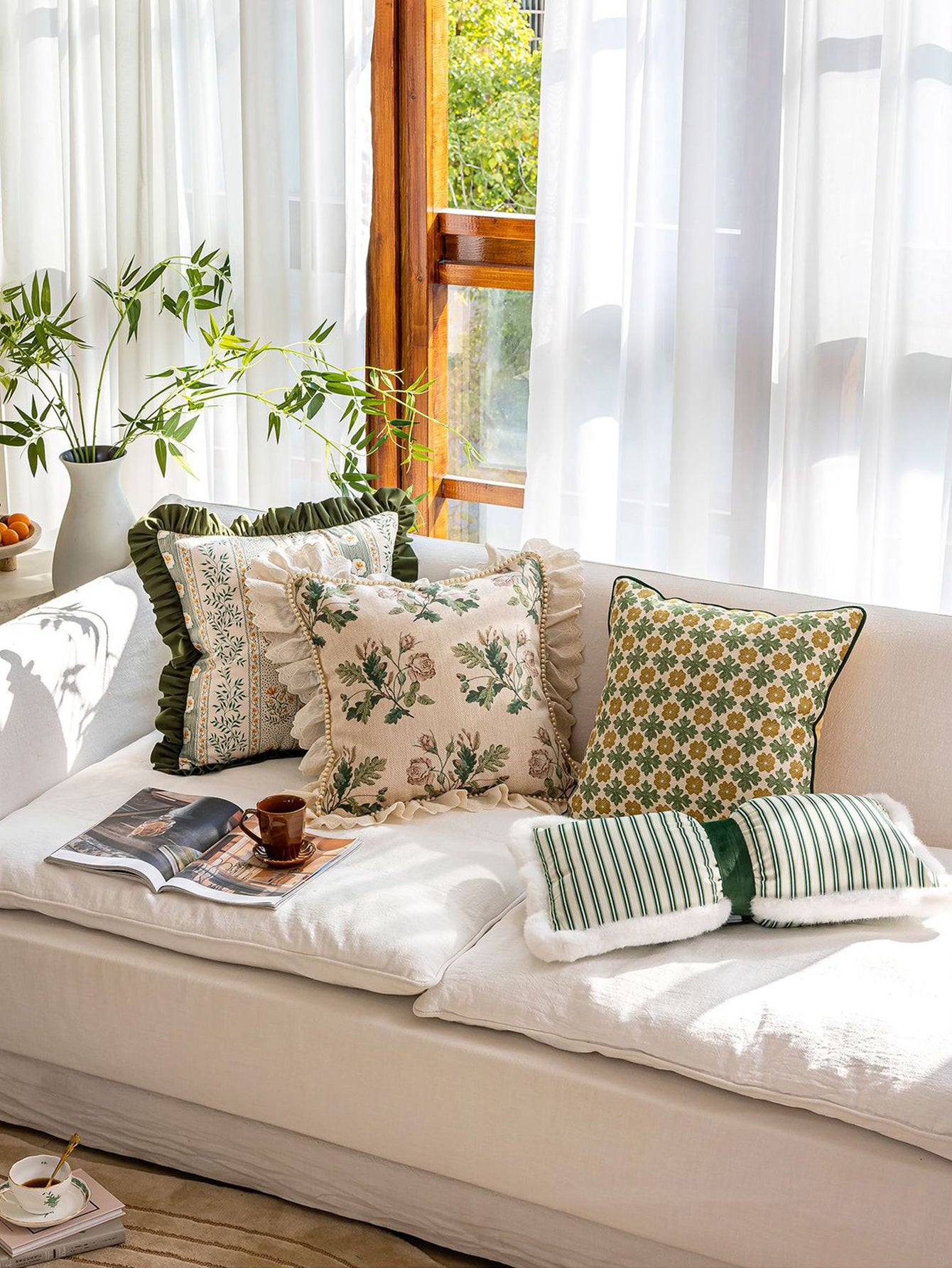 Chinoiserie Green Meadow Song Floral Pattern Throw Pillow