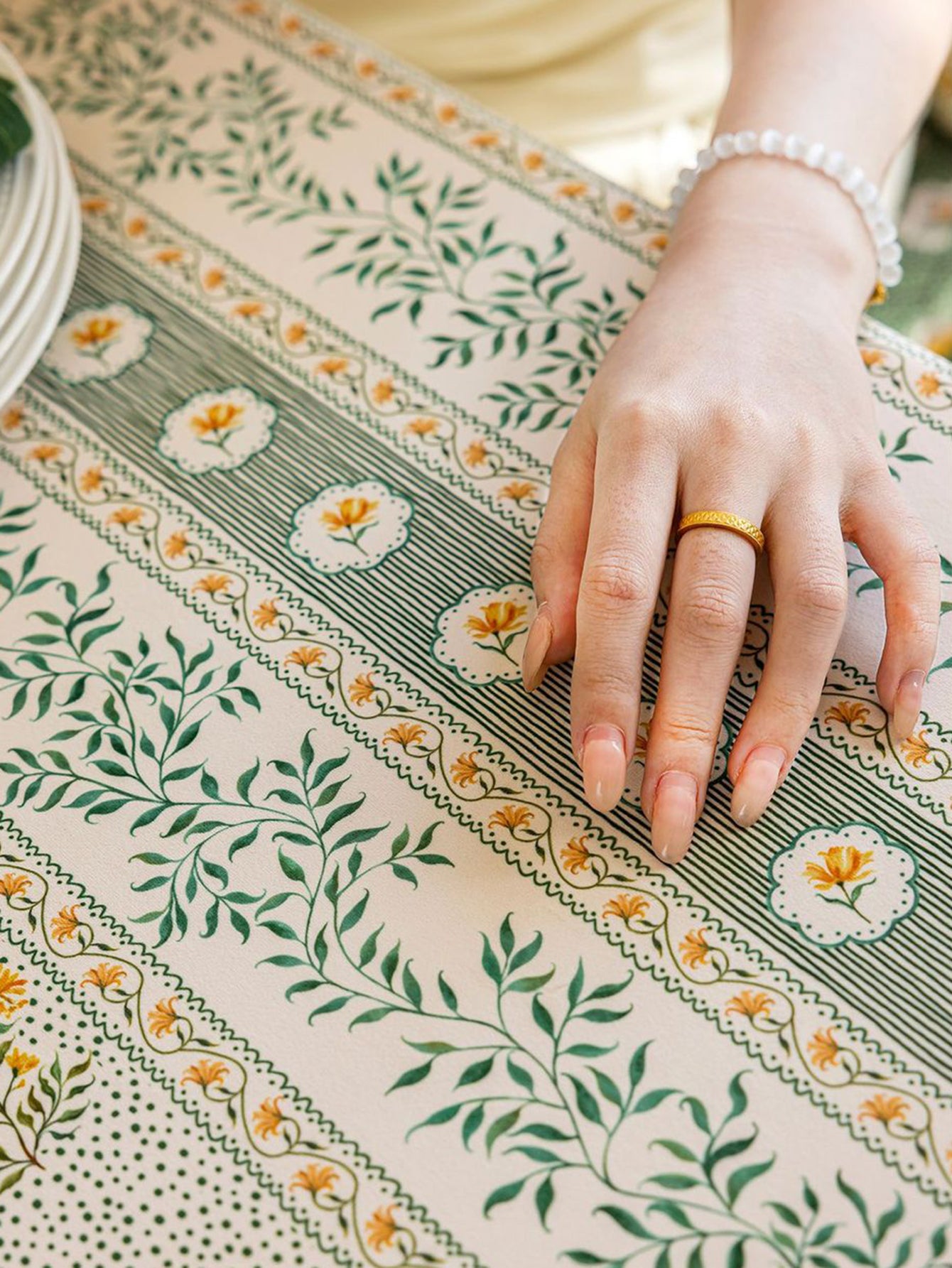 Chinoiserie Green Meadow Song Floral Pattern Tablecloth