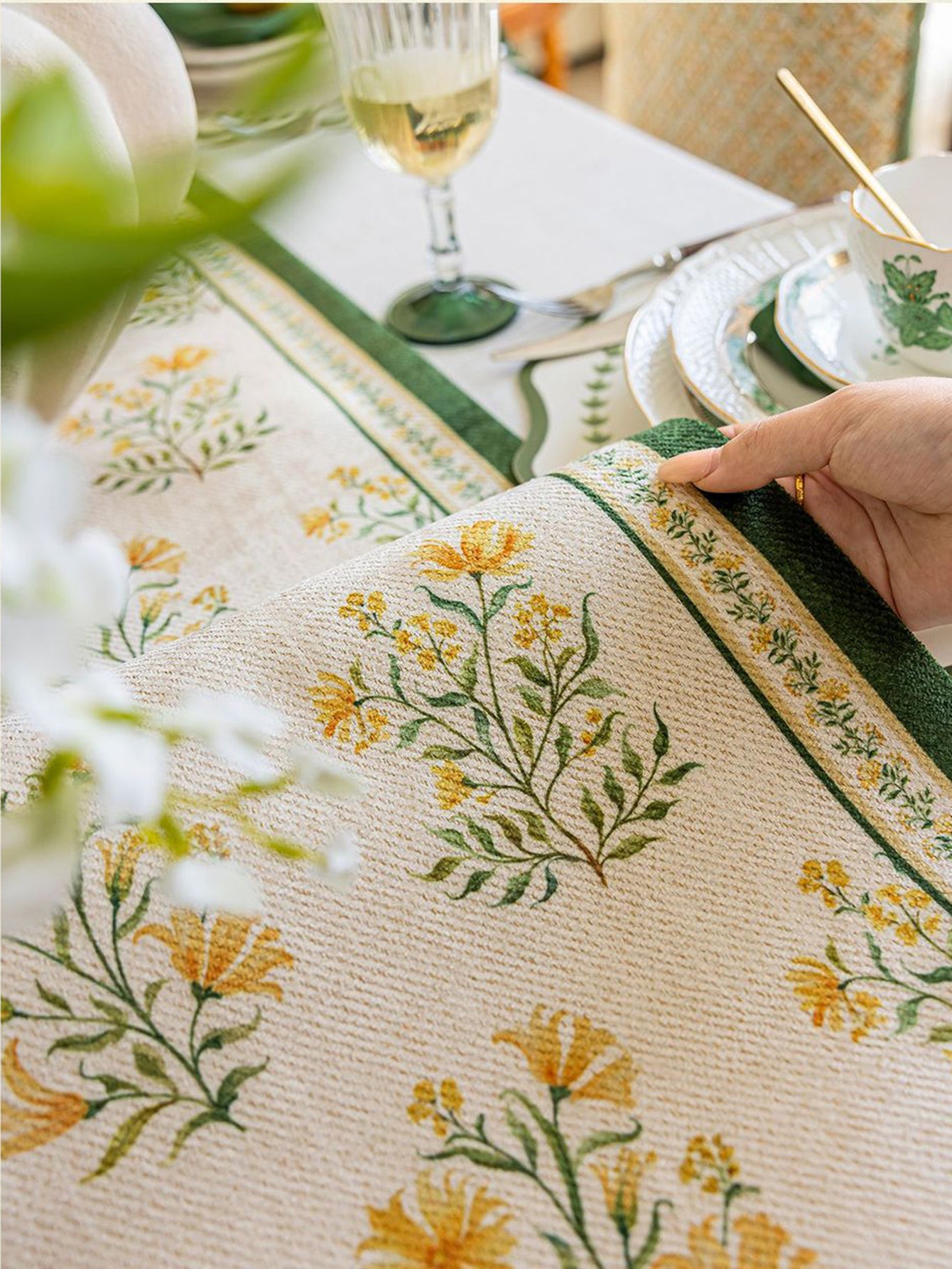Chinoiserie Green Meadow Song Floral Pattern Table Runner with Tassels