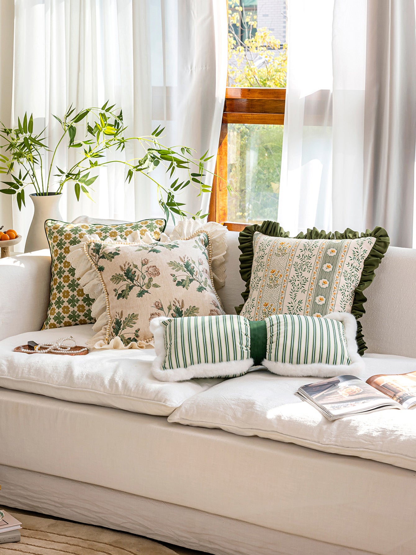 Chinoiserie Green Meadow Song Floral Pattern Throw Pillow