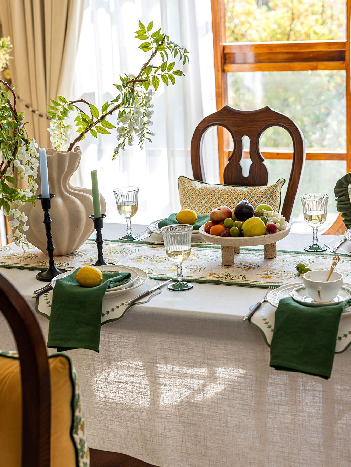 Chinoiserie Green Meadow Song Floral Pattern Table Runner with Tassels