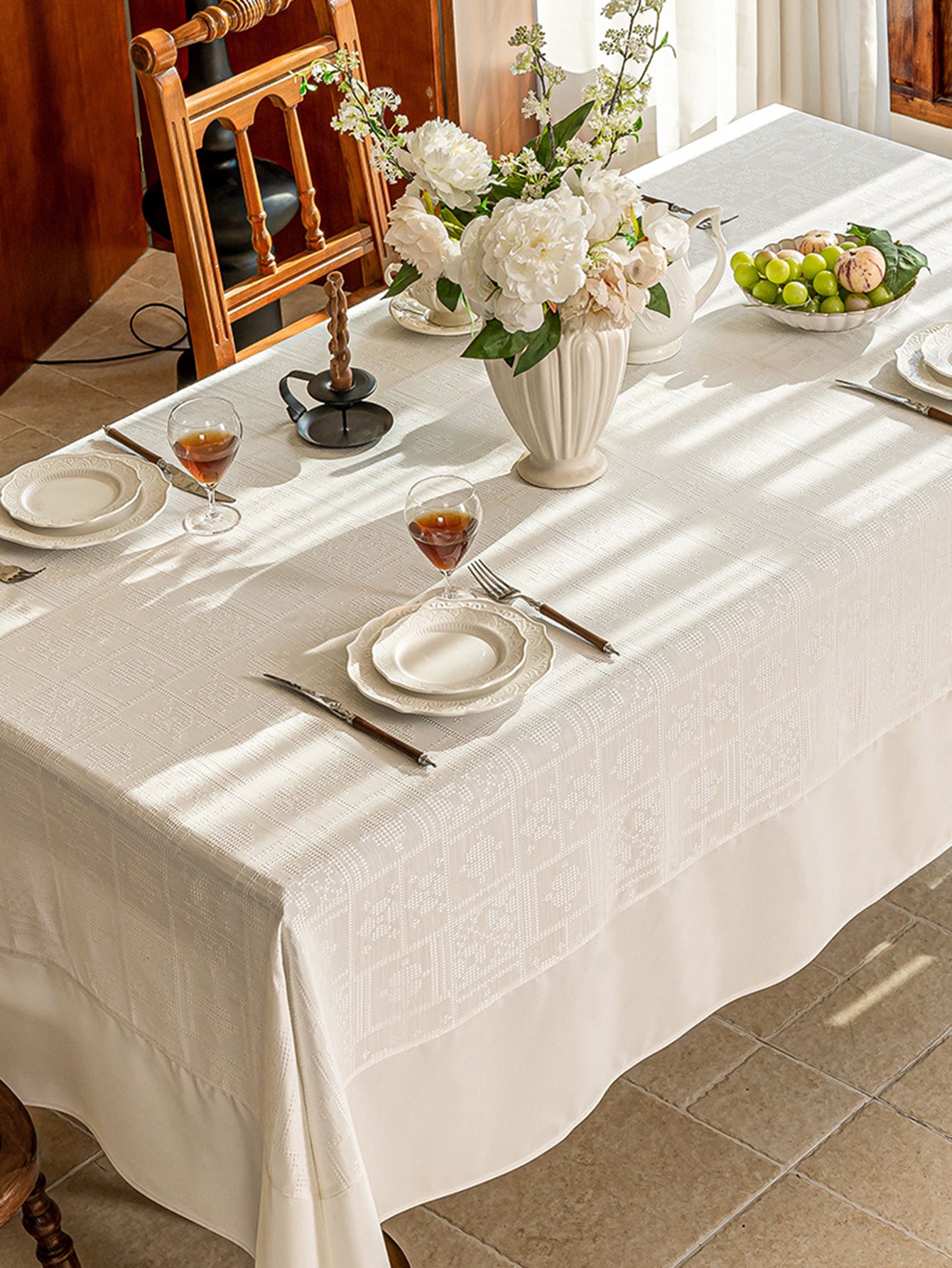 LaLuna Home Marguerite Jacquard Tablecloth