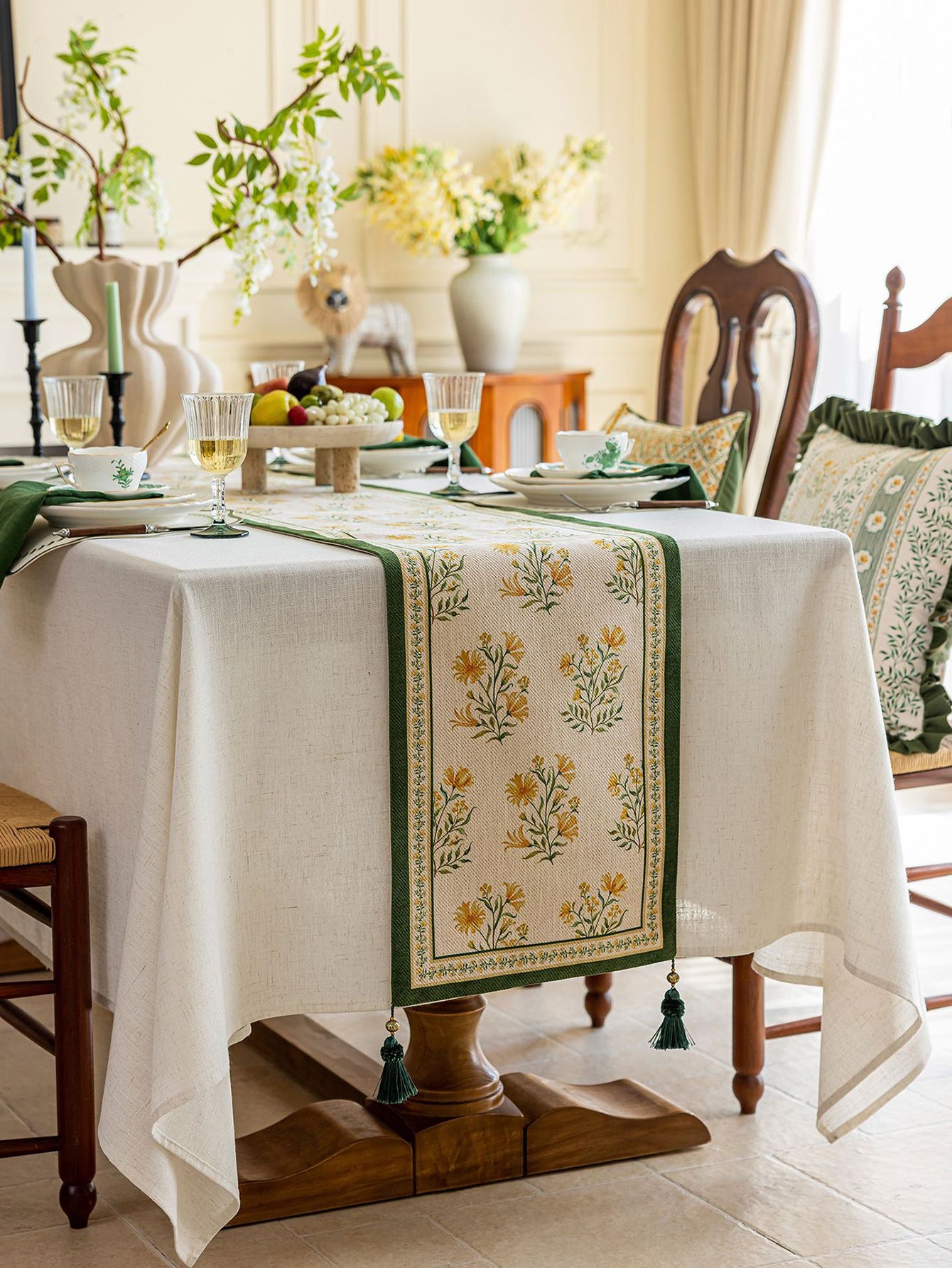 Chinoiserie Green Meadow Song Floral Pattern Table Runner with Tassels