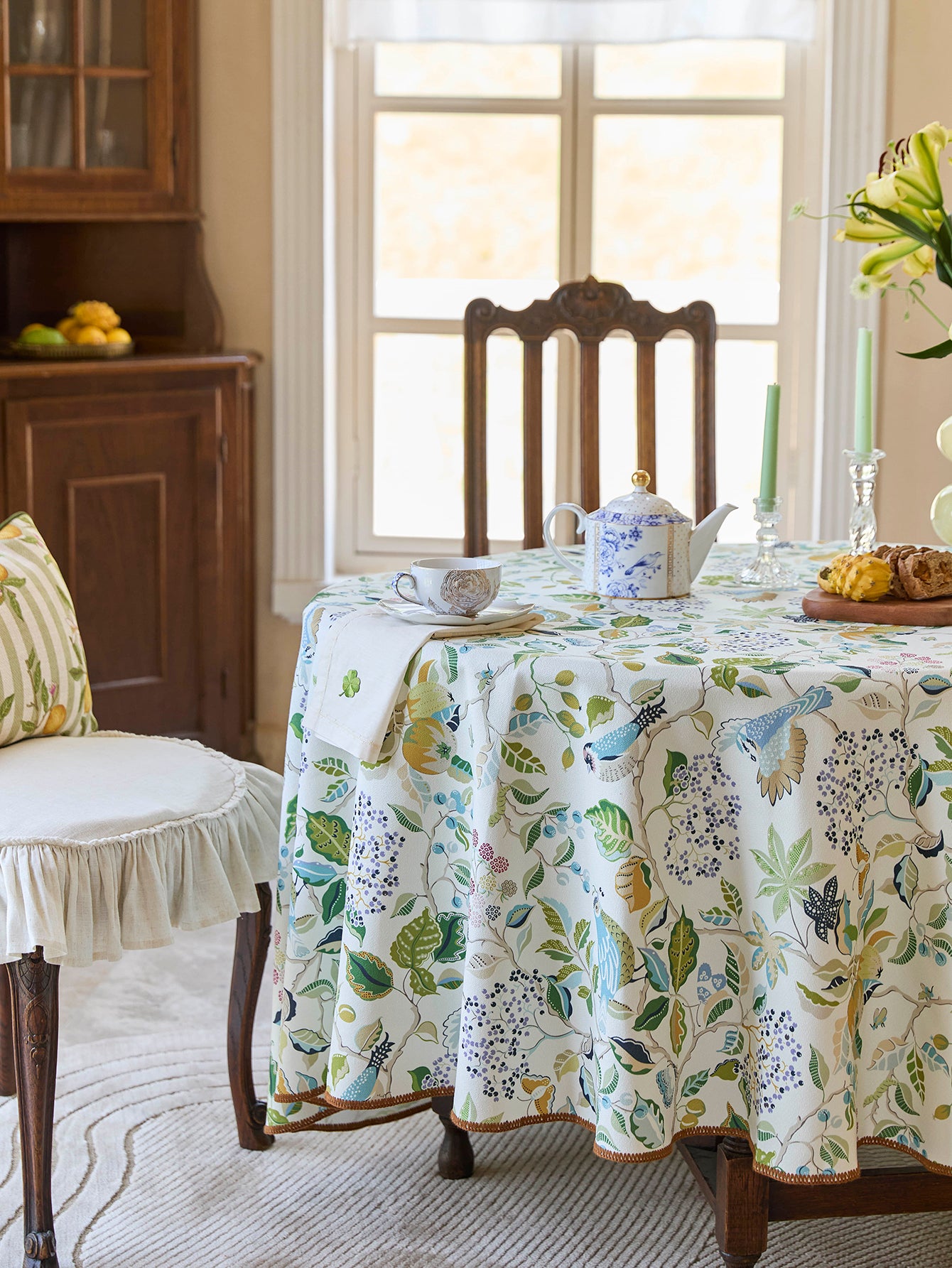 Chinoiserie Town Spring Floral Pattern Round Tablecloth