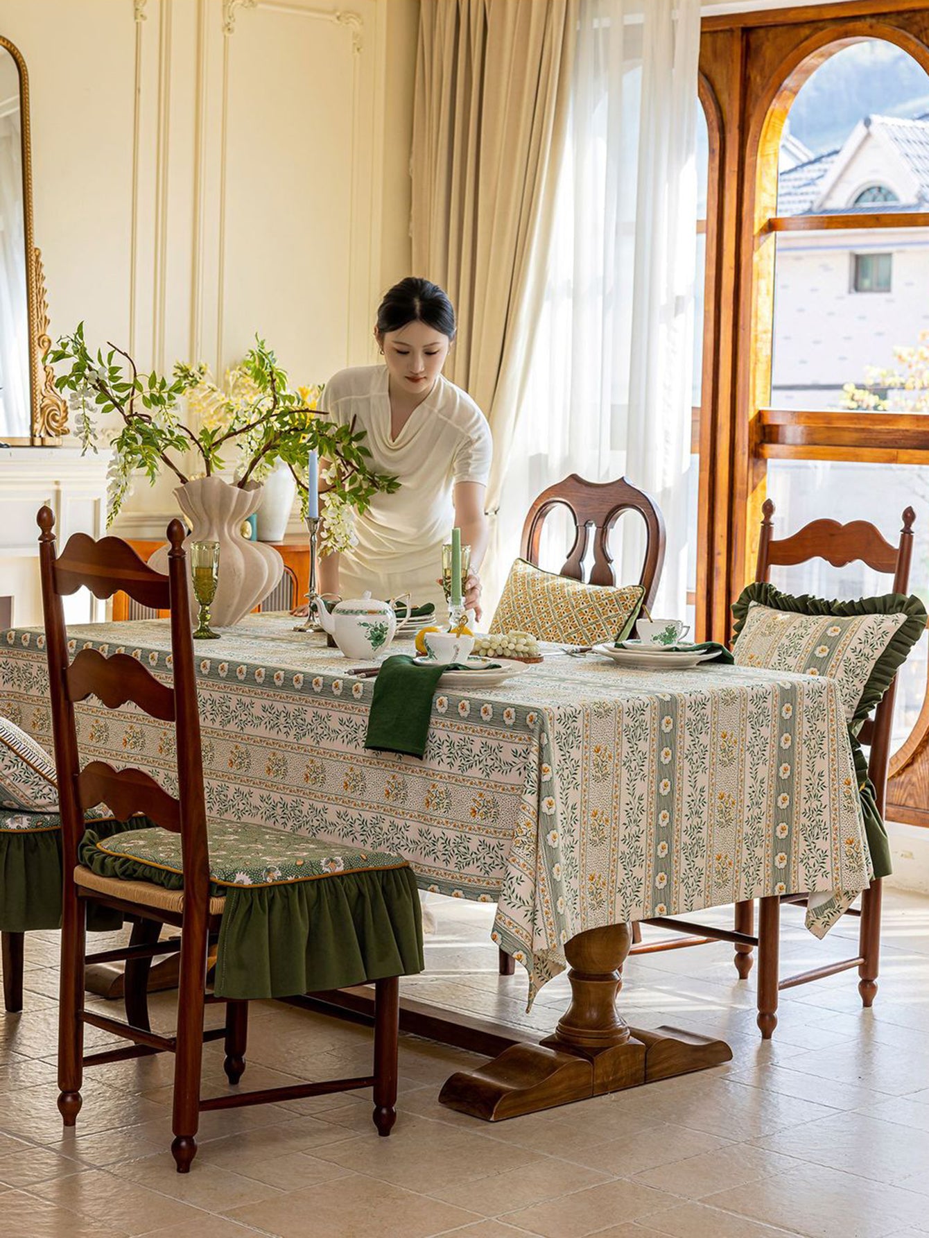 Chinoiserie Green Meadow Song Floral Pattern Tablecloth