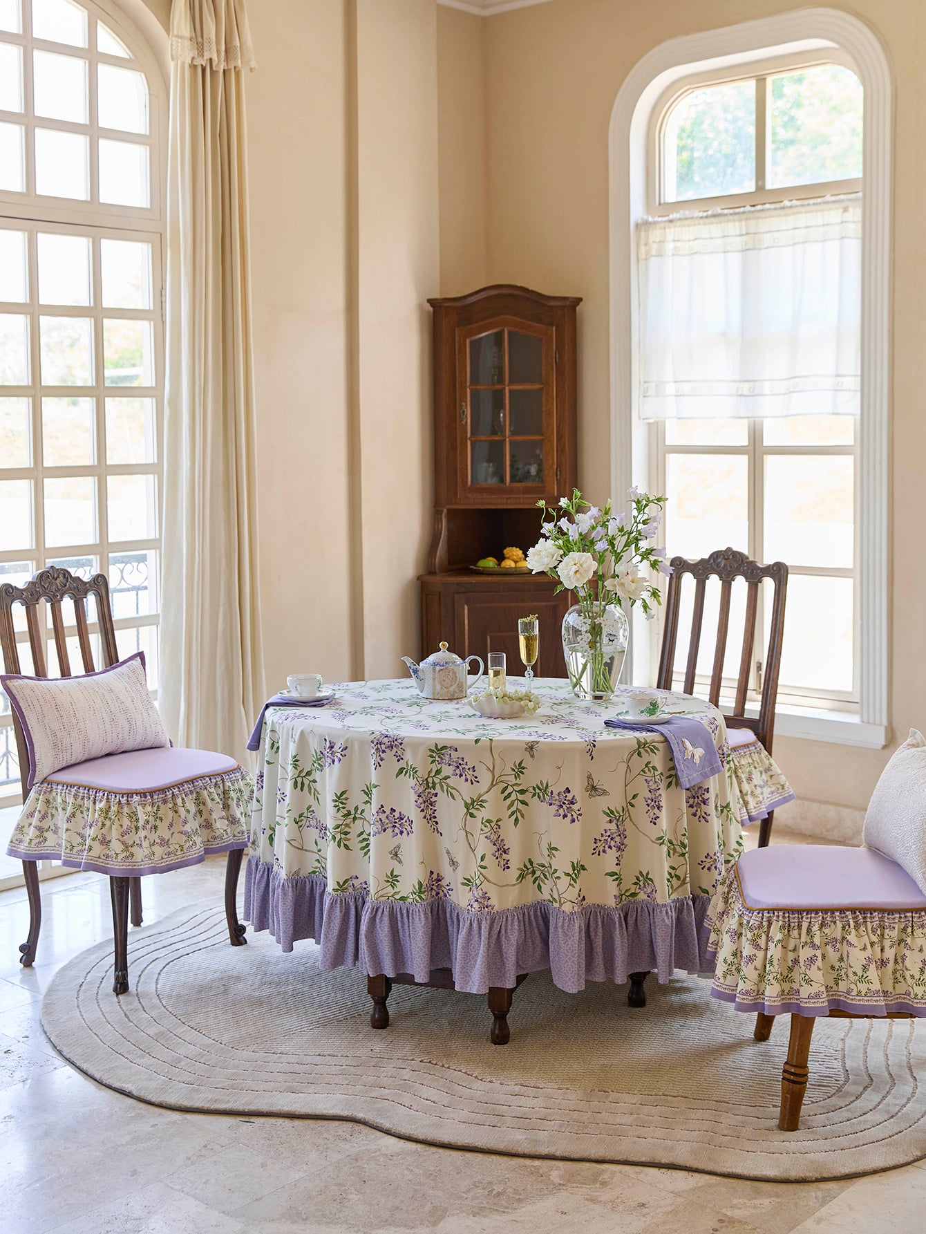 Chinoiserie Purple Ruffle Wisteria Floral Pattern Round Tablecloth
