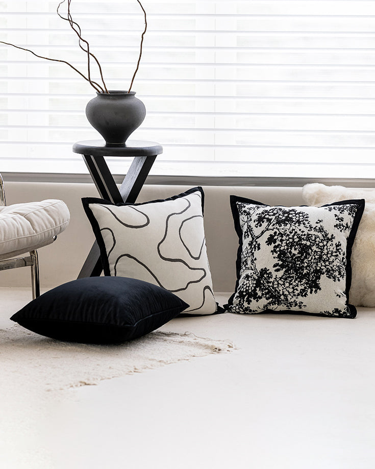 LaLuna Home Black & White  Fluid Curves Jacquard Throw Pillow