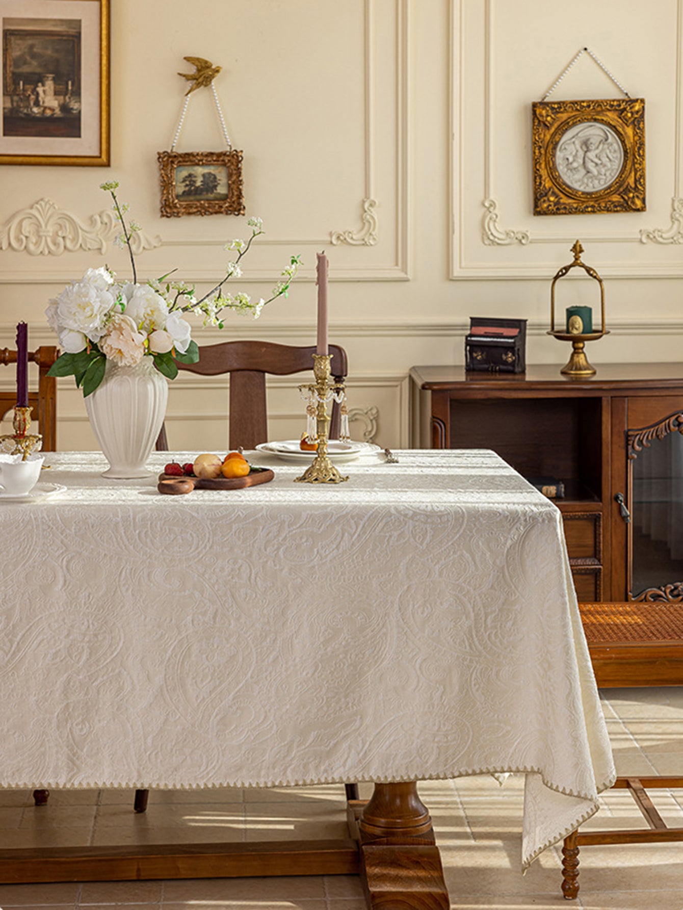 LaLuna Home Paisley Jacquard Tablecloth