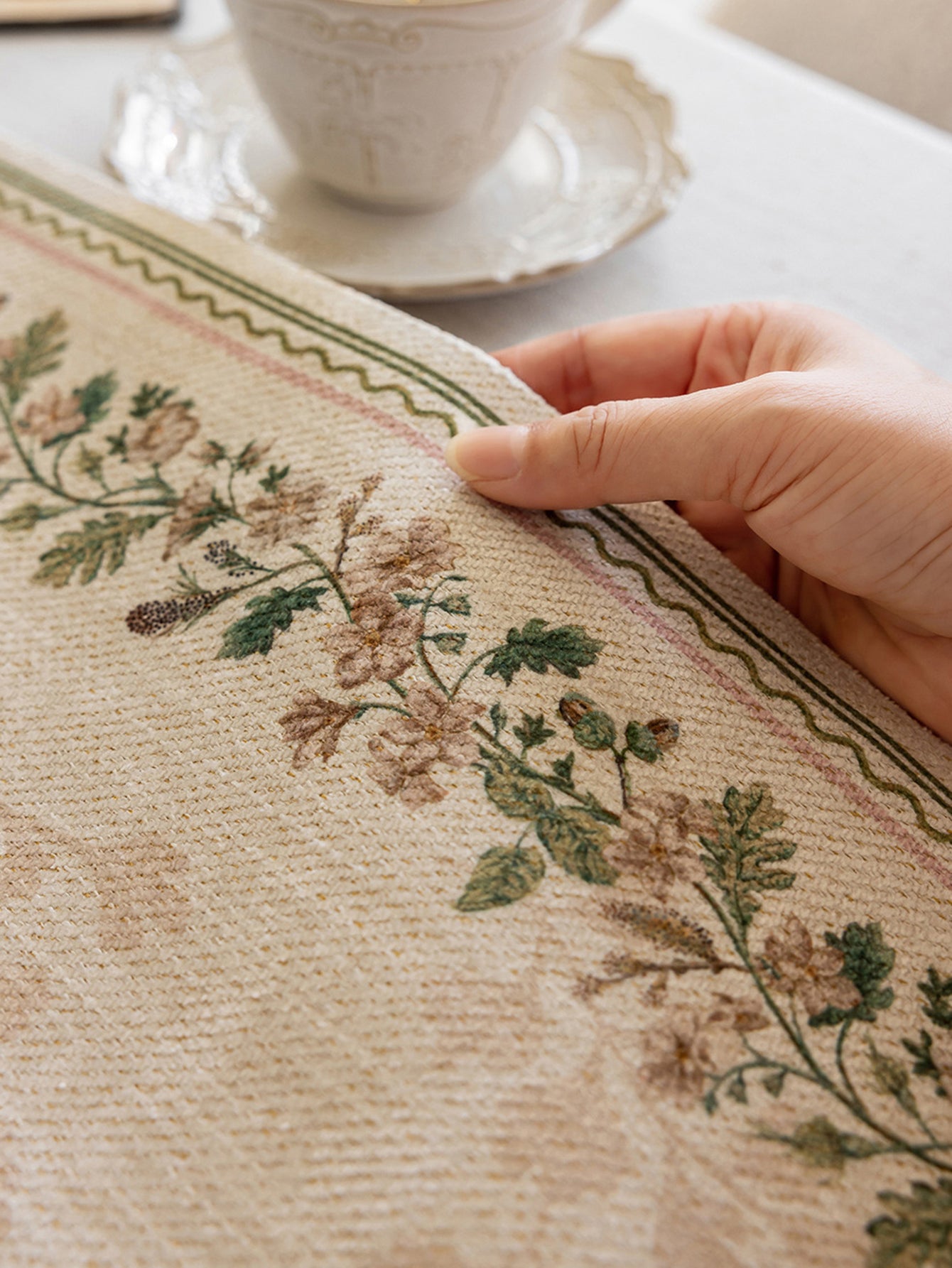 Chinoiserie Green Verse Pattern Table Runner with Tassels