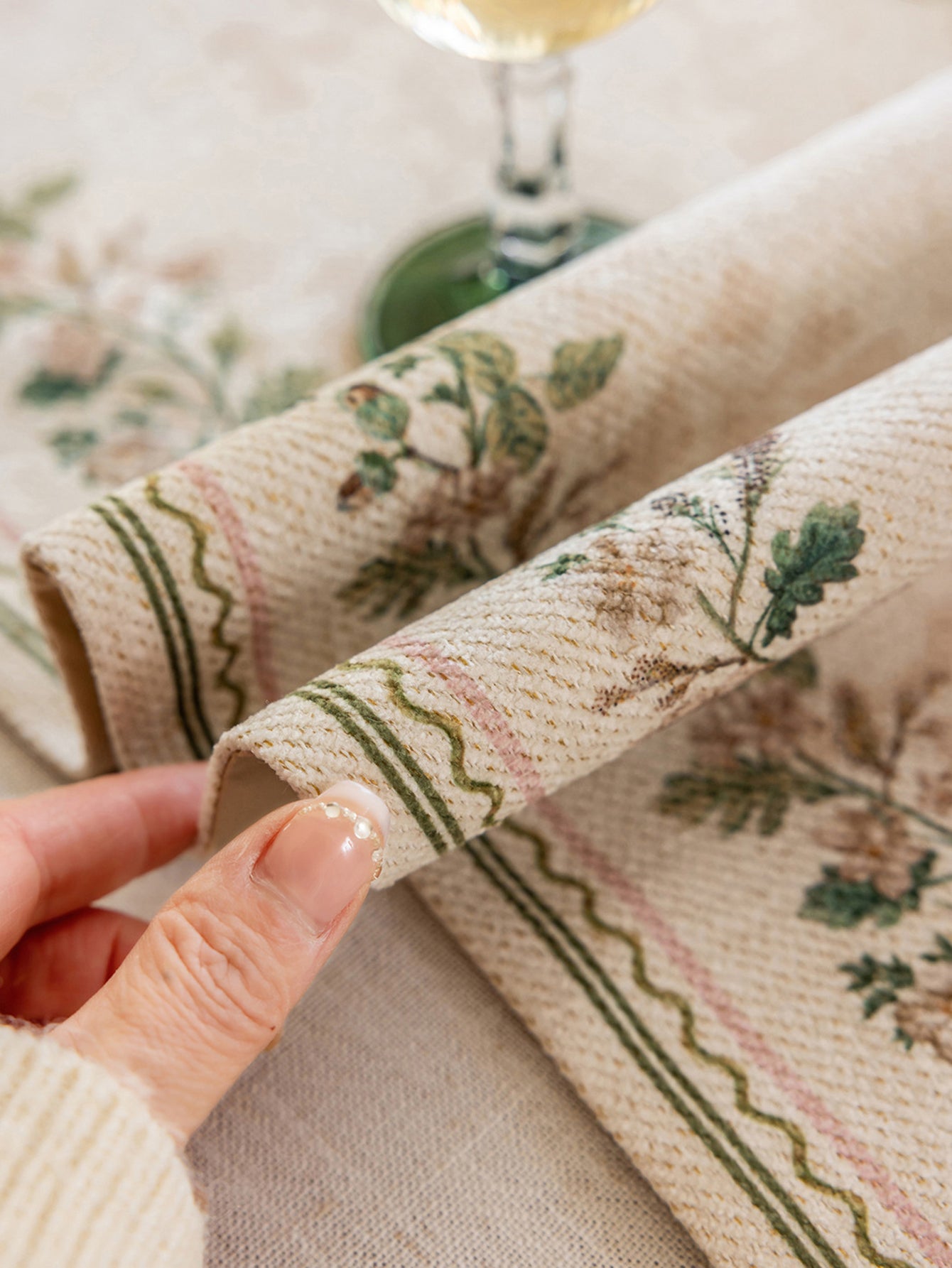 Chinoiserie Green Verse Pattern Table Runner with Tassels