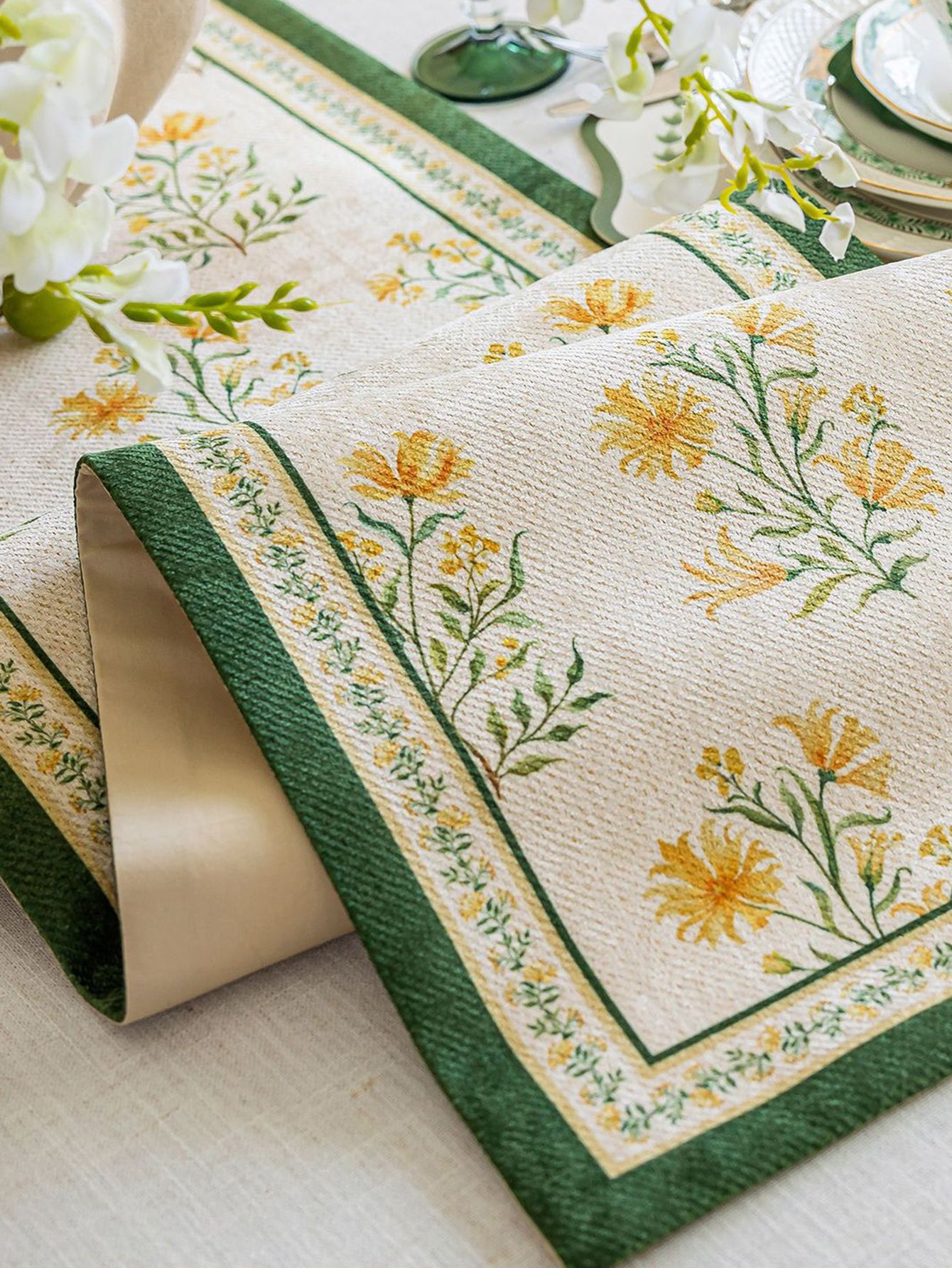 Chinoiserie Green Meadow Song Floral Pattern Table Runner with Tassels