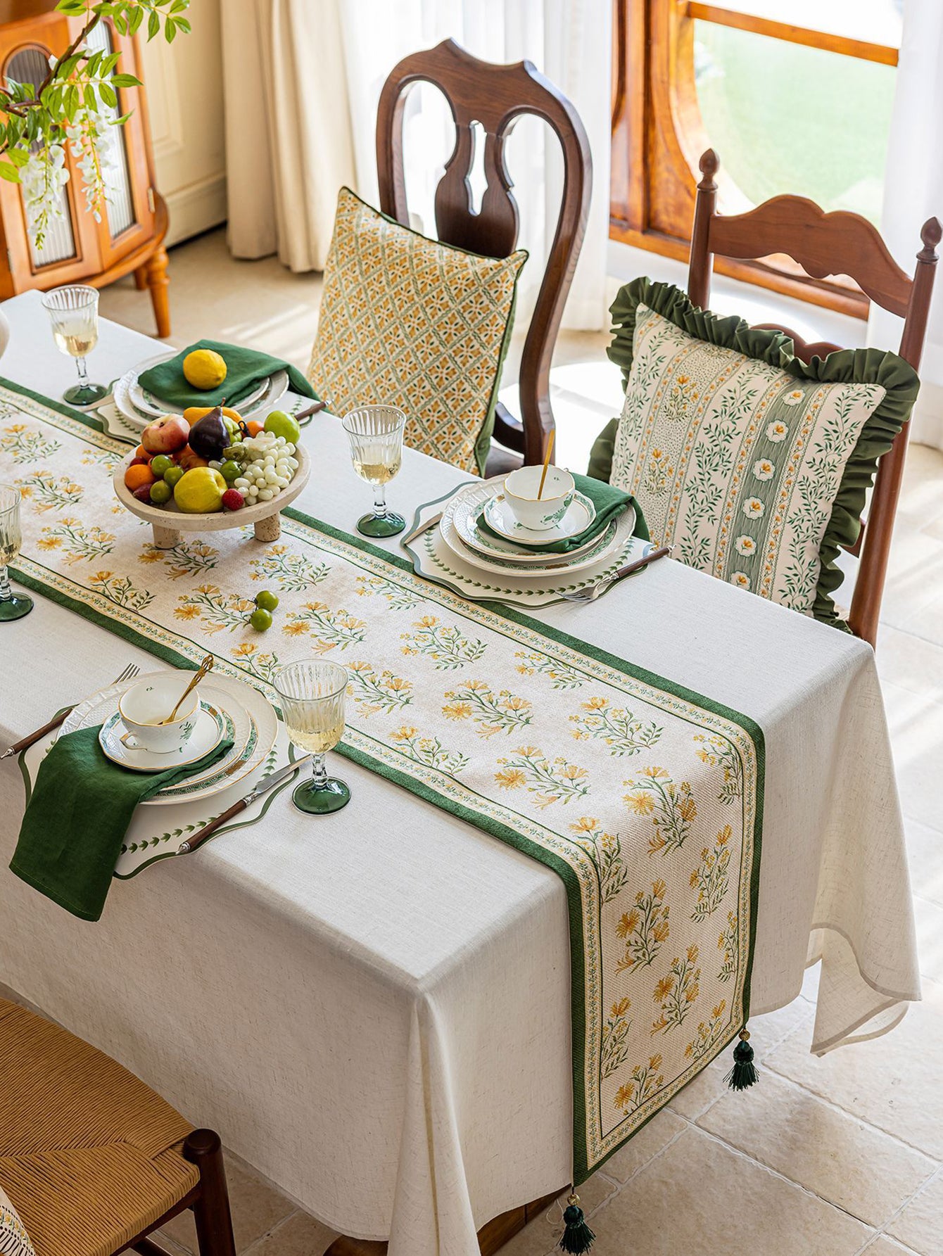 Chinoiserie Green Meadow Song Floral Pattern Table Runner with Tassels