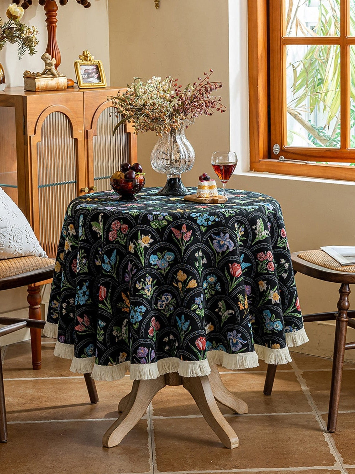LaLuna Home Round Thousand Blooms Jacquard Tablecloth with Tassels - Black
