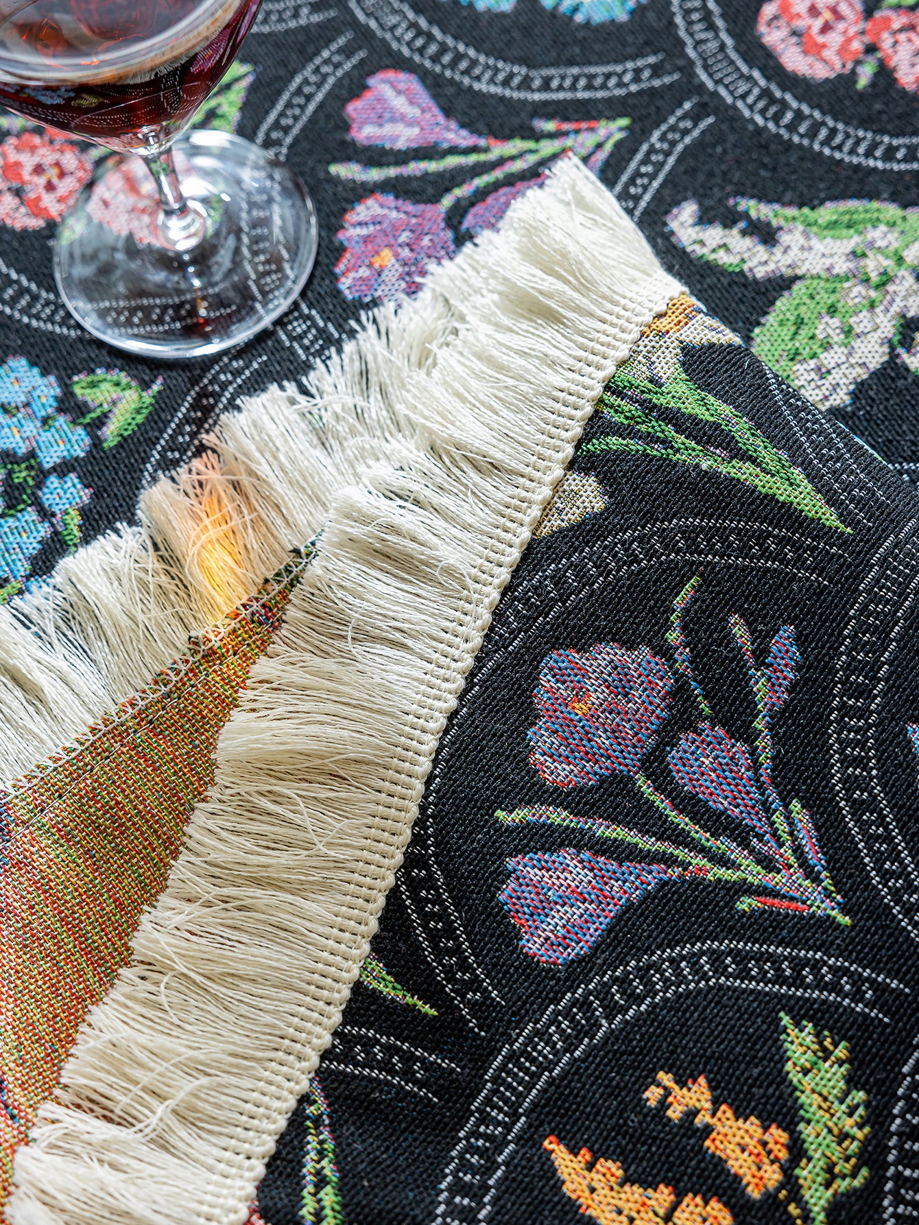 LaLuna Home Round Thousand Blooms Jacquard Tablecloth with Tassels - Black