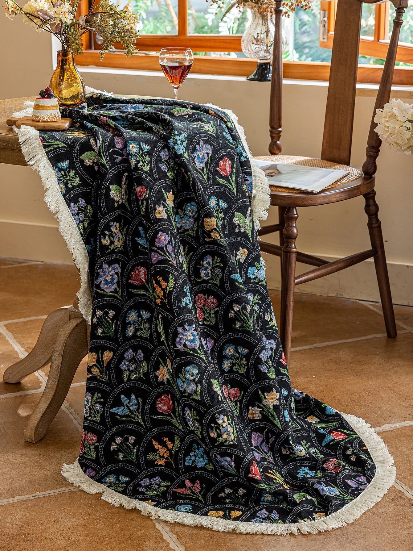 LaLuna Home Round Thousand Blooms Jacquard Tablecloth with Tassels - Black