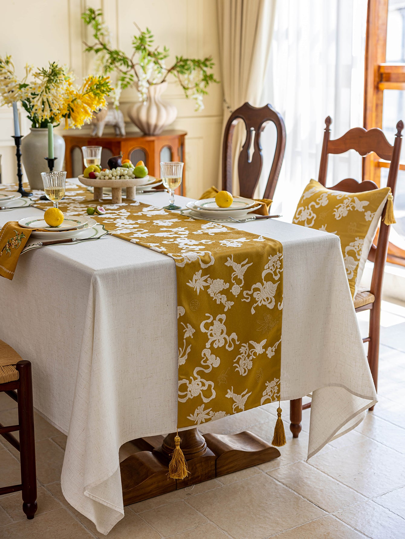 Chinoiserie  Fulu Mantang  Golden Jacquard Table Runner