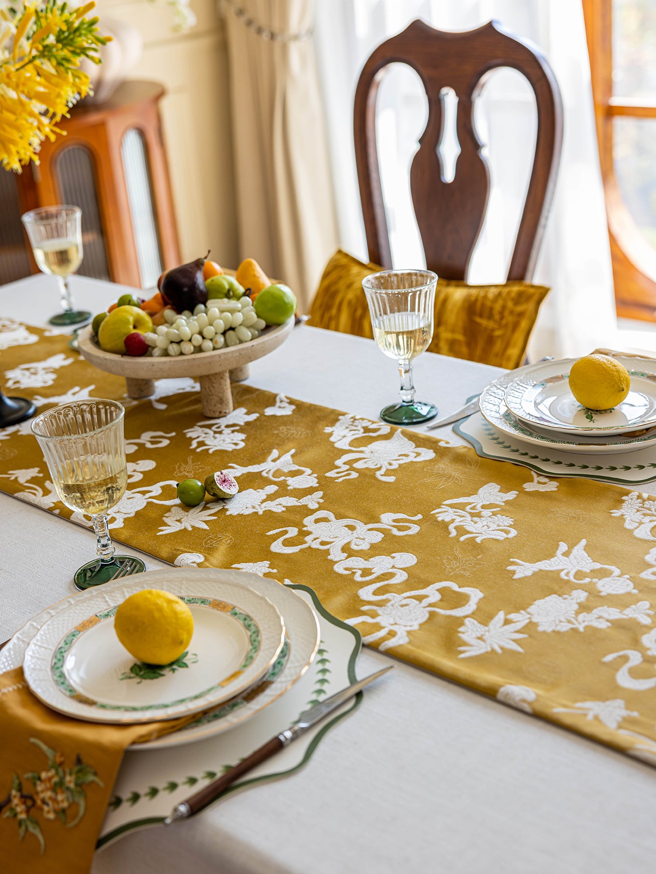 Chinoiserie  Fulu Mantang  Golden Jacquard Table Runner