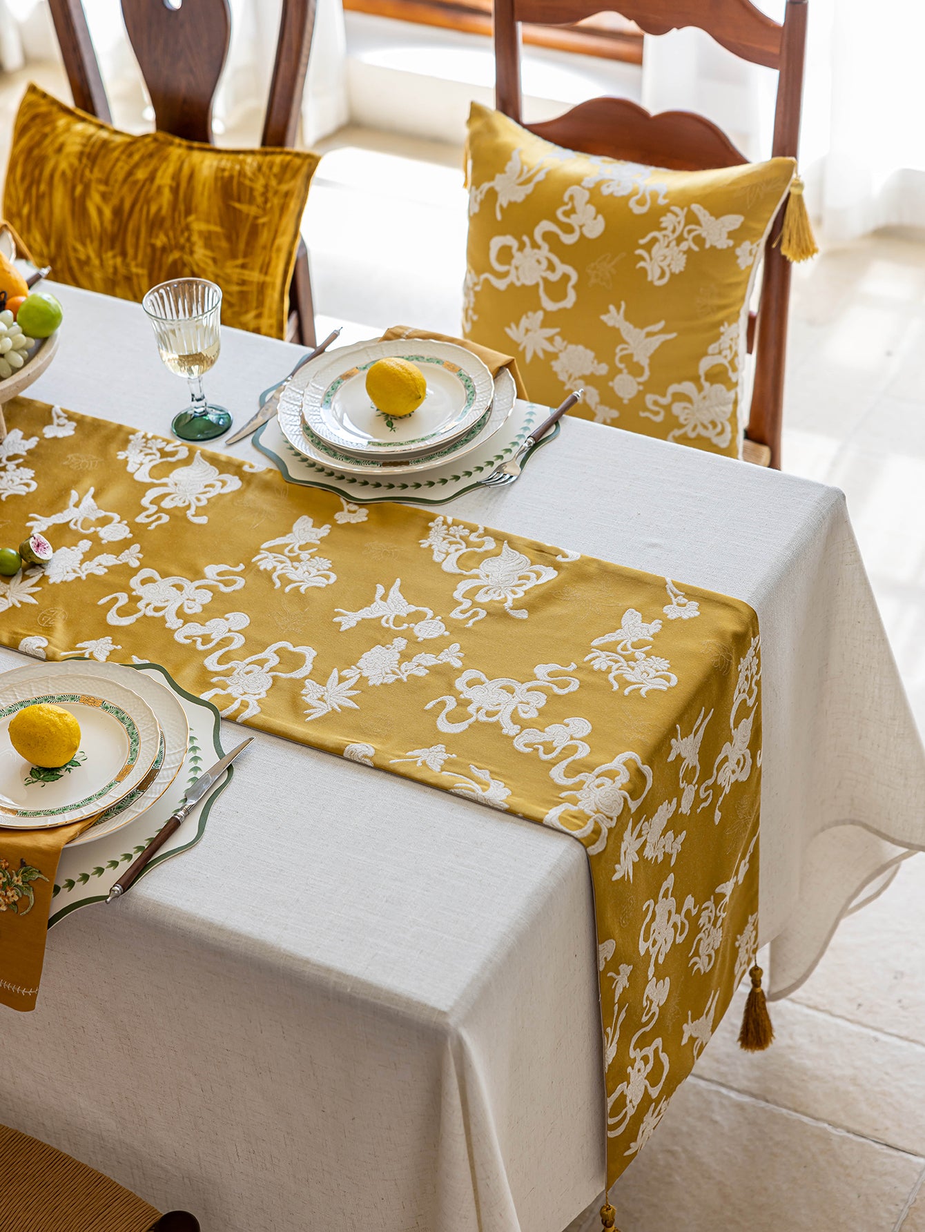 Chinoiserie Fulu Mantang Golden Jacquard Table Runner｜Stay in