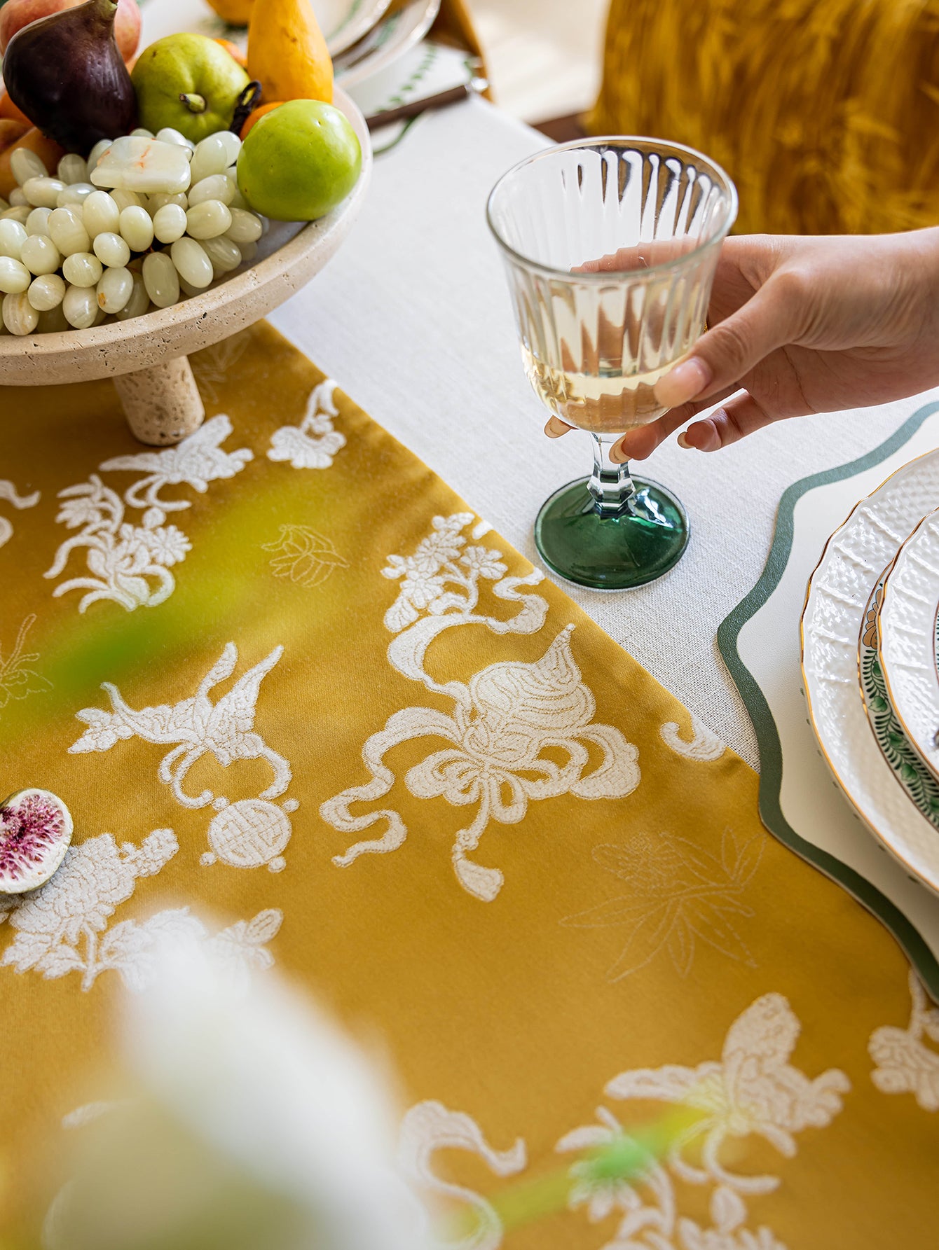 Chinoiserie Fulu Mantang Golden Jacquard Table Runner｜Stay in