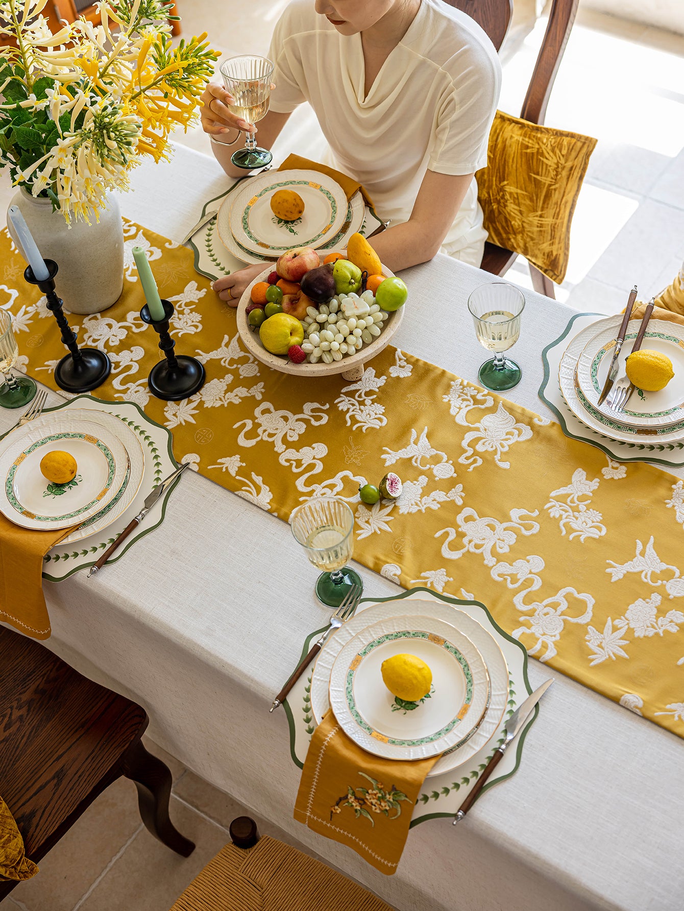 Chinoiserie  Fulu Mantang  Golden Jacquard Table Runner