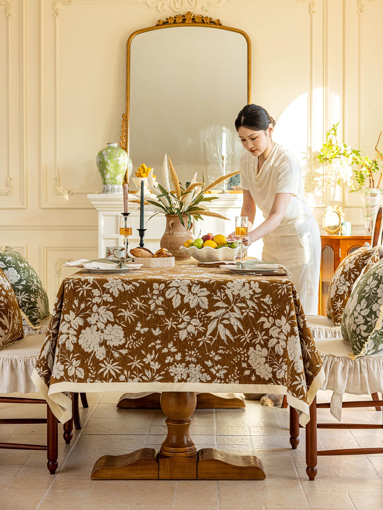 Chinoiserie Vintage Brown Rose Dream Jacquard Tablecloth
