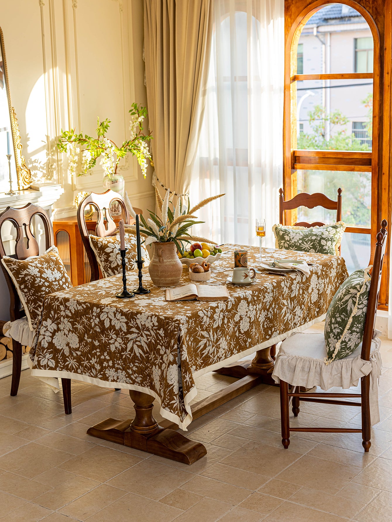 Chinoiserie Vintage Brown Rose Dream Jacquard Tablecloth