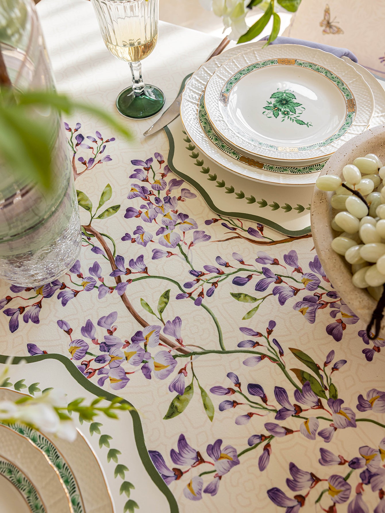 LaLuna Home Chinoiserie Purple Wisteria Floral Pattern Tablecloth