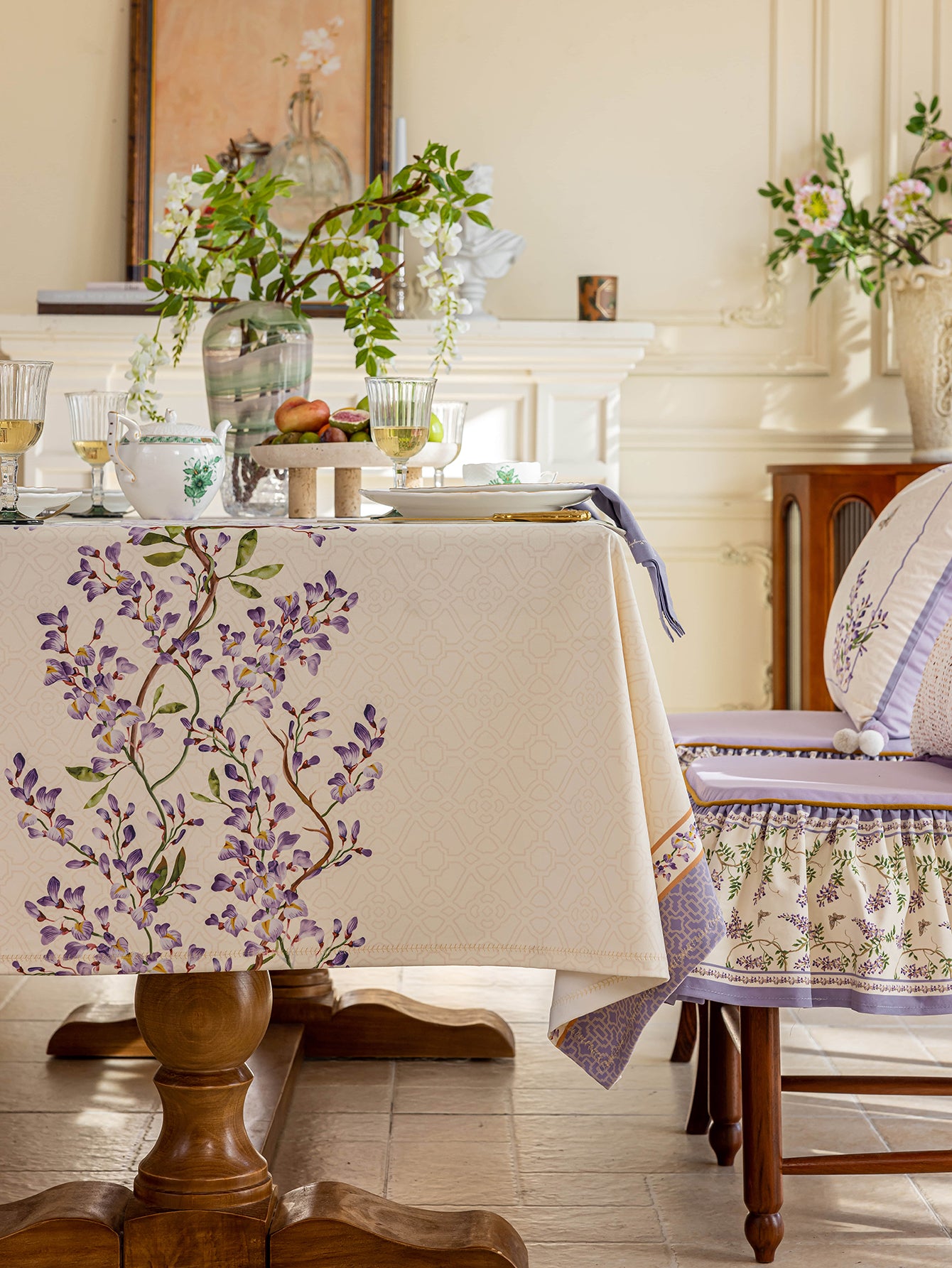 Chinoiserie Purple Wisteria Floral Pattern Tablecloth