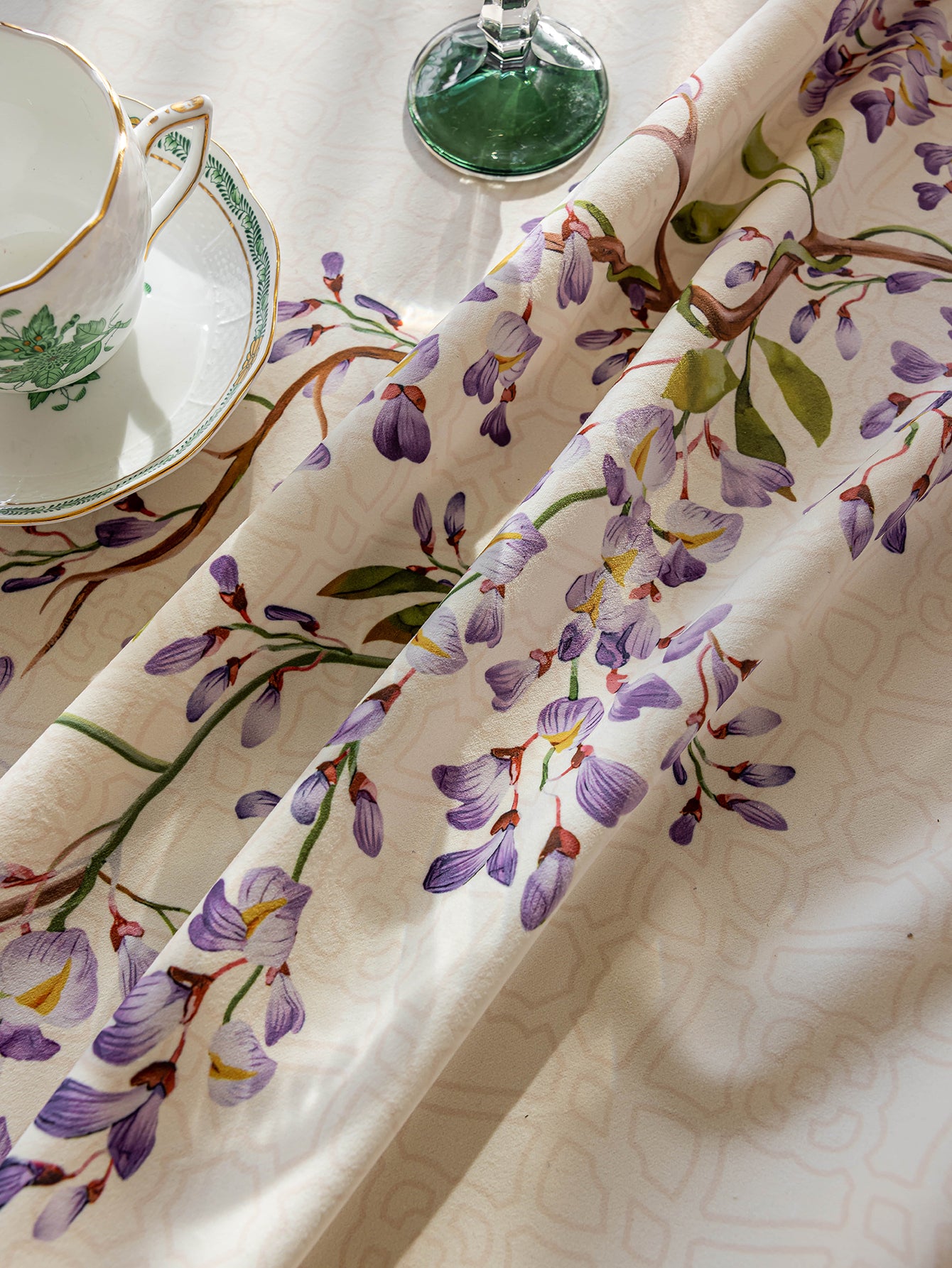 Chinoiserie Purple Wisteria Floral Pattern Tablecloth