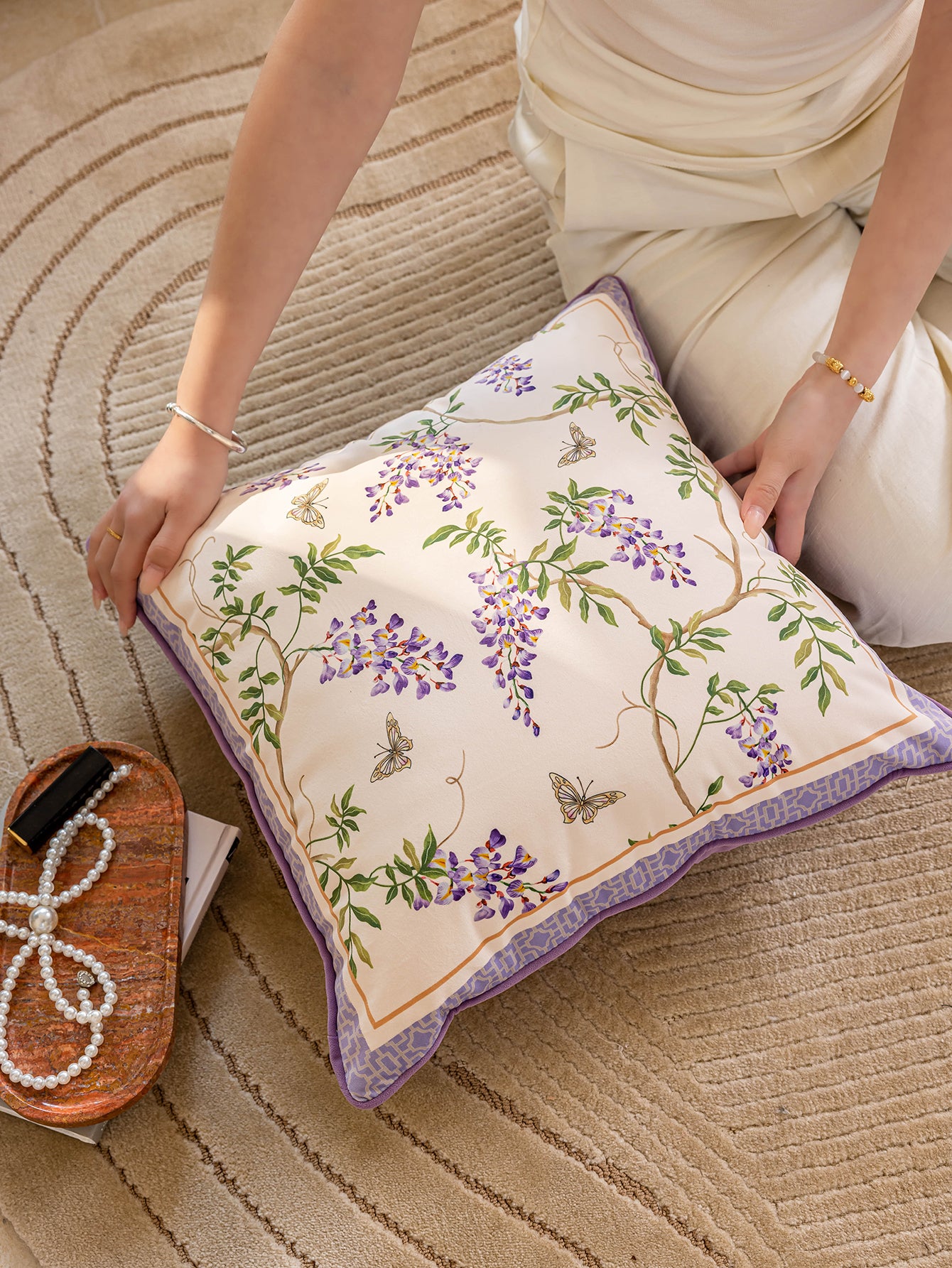 Chinoiserie Purple Wisteria Floral Pattern Throw Pillow