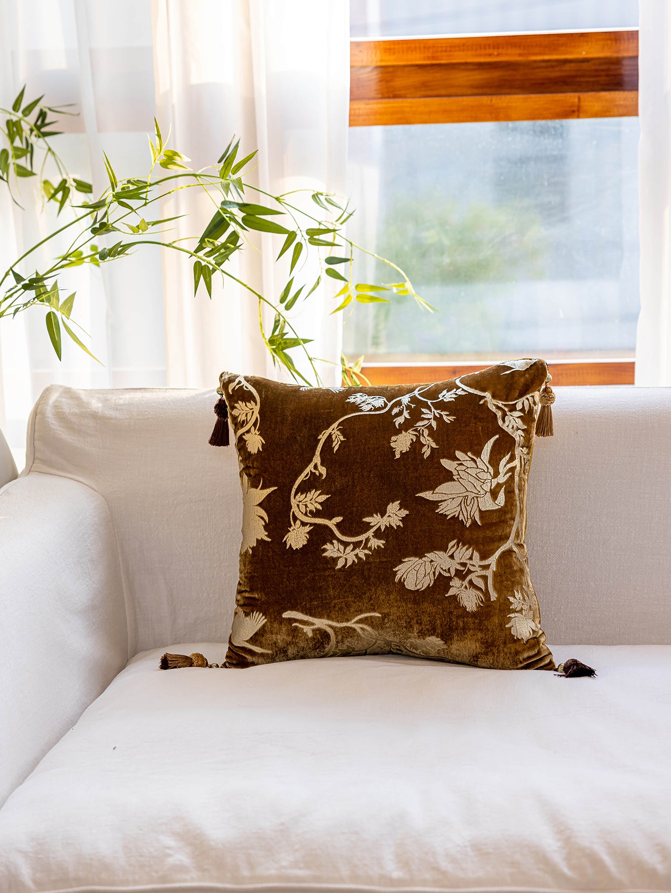 Chinoiserie Gilding Floral Branches Throw Pillow with Tassels