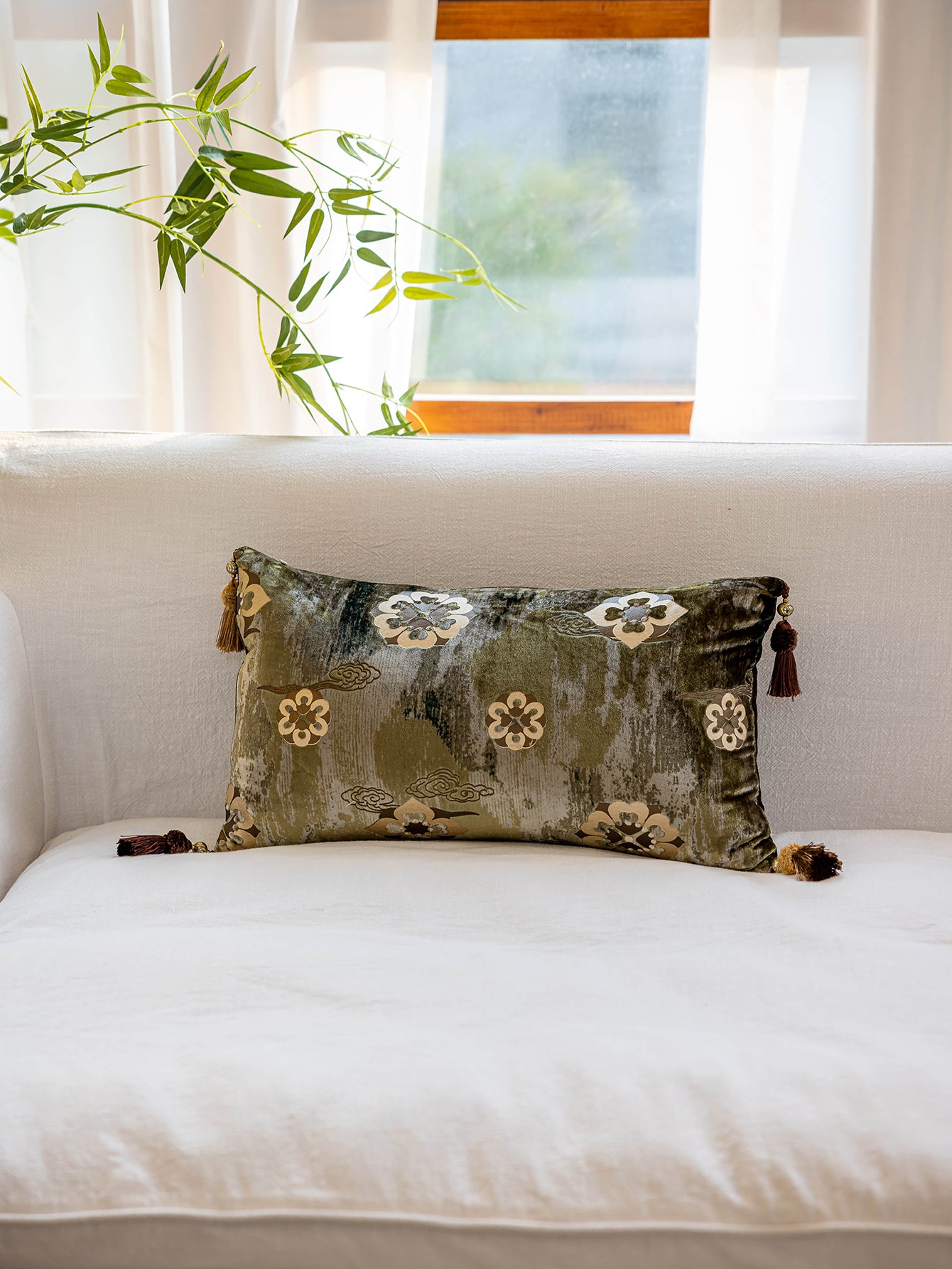 Chinoiserie Green Gilding Moonlight Elegance Throw Pillow with Tassels
