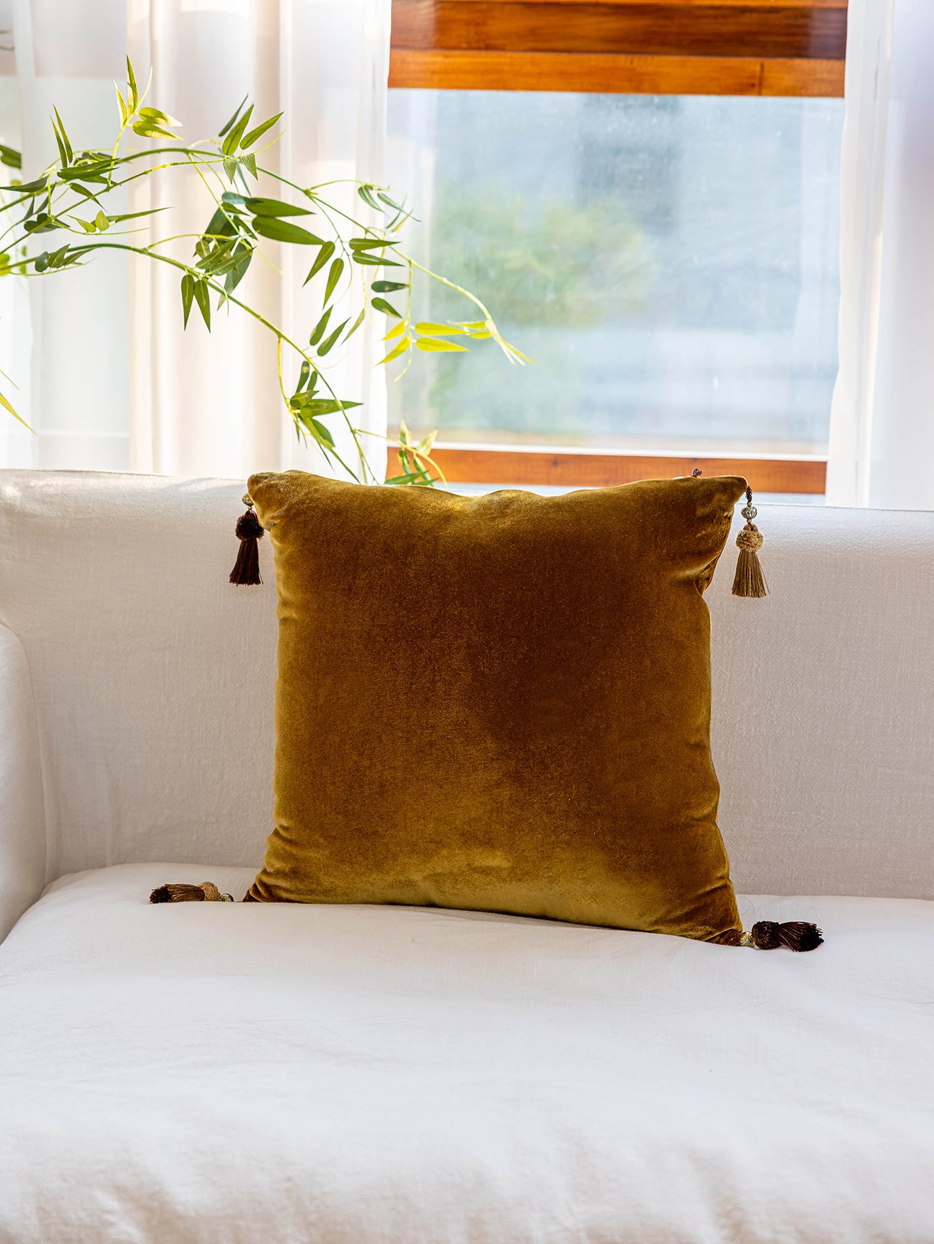 Chinoiserie Gilding Moonlight Elegance Throw Pillow with Tassels