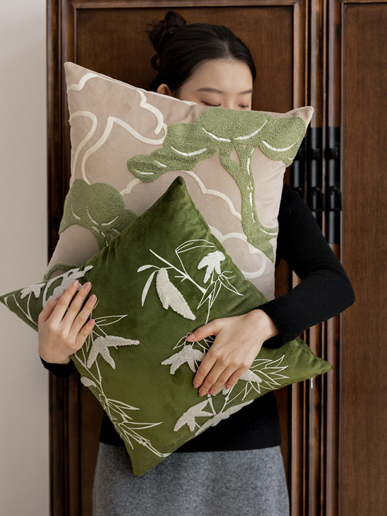 LaLuna Home Chinoiserie Bamboo Embroidered Velvet Throw Pillow