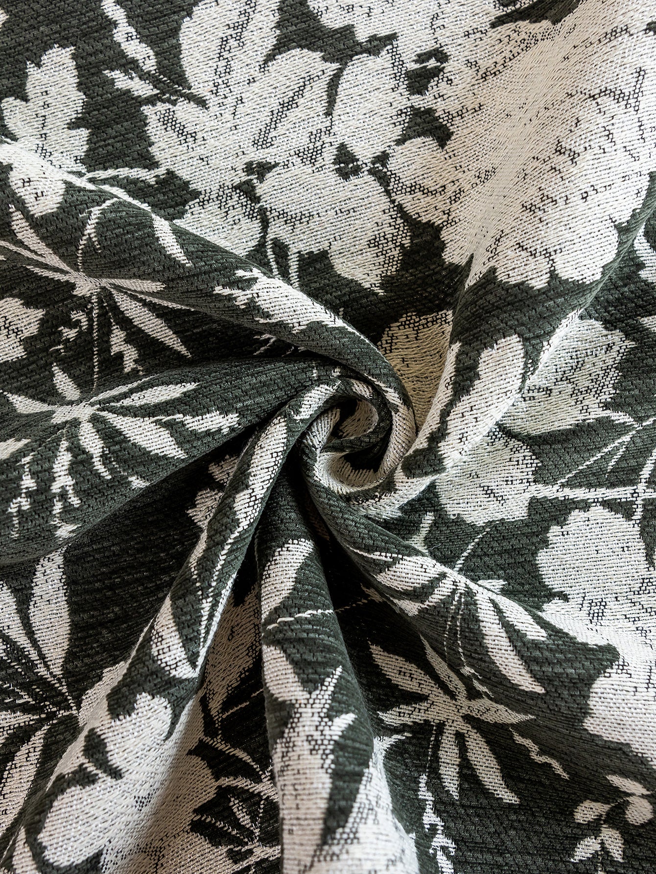 LaLuna Home Full Garden Chenille Jacquard  Tablecloth - Green