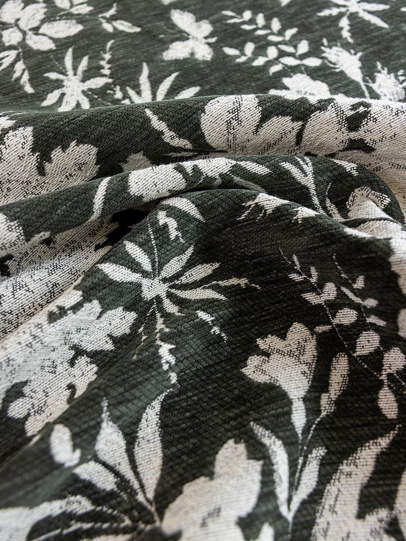 LaLuna Home Full Garden Chenille Jacquard  Tablecloth - Green